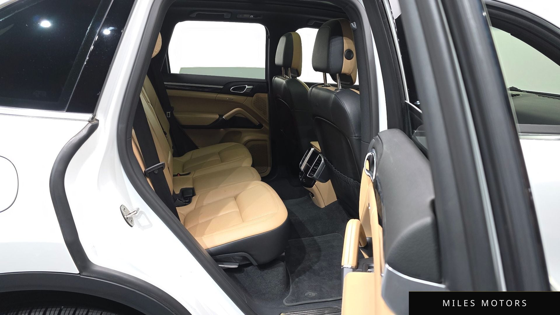 Porsche Cayenne 2015 — миниатюра 12