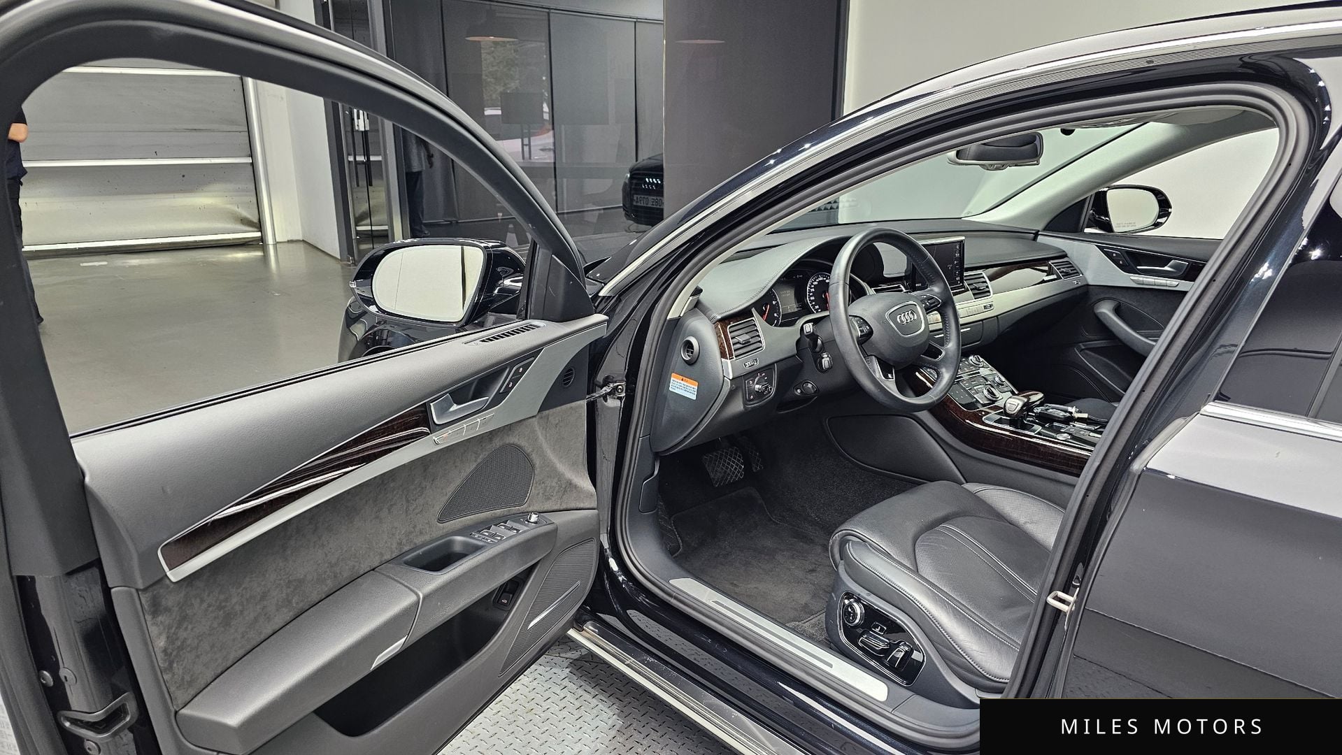 Audi A8 2013 — миниатюра 10
