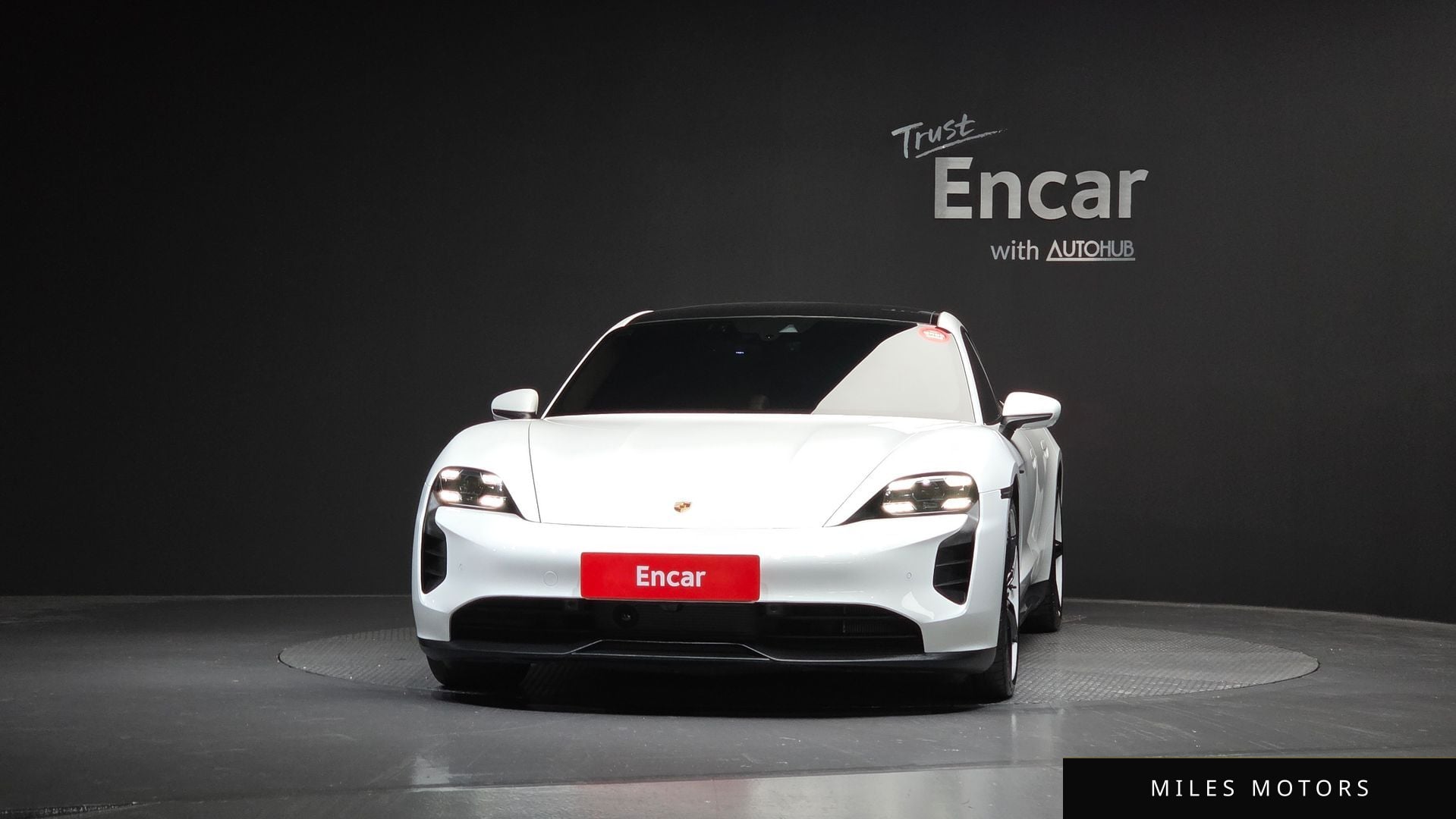 Porsche Taycan 2023 — миниатюра 3