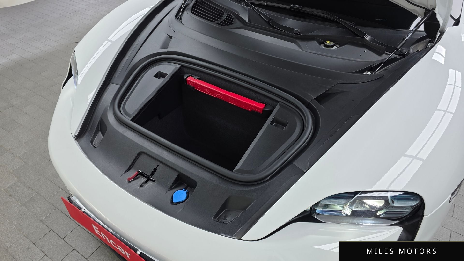Porsche Taycan 2023 — миниатюра 6