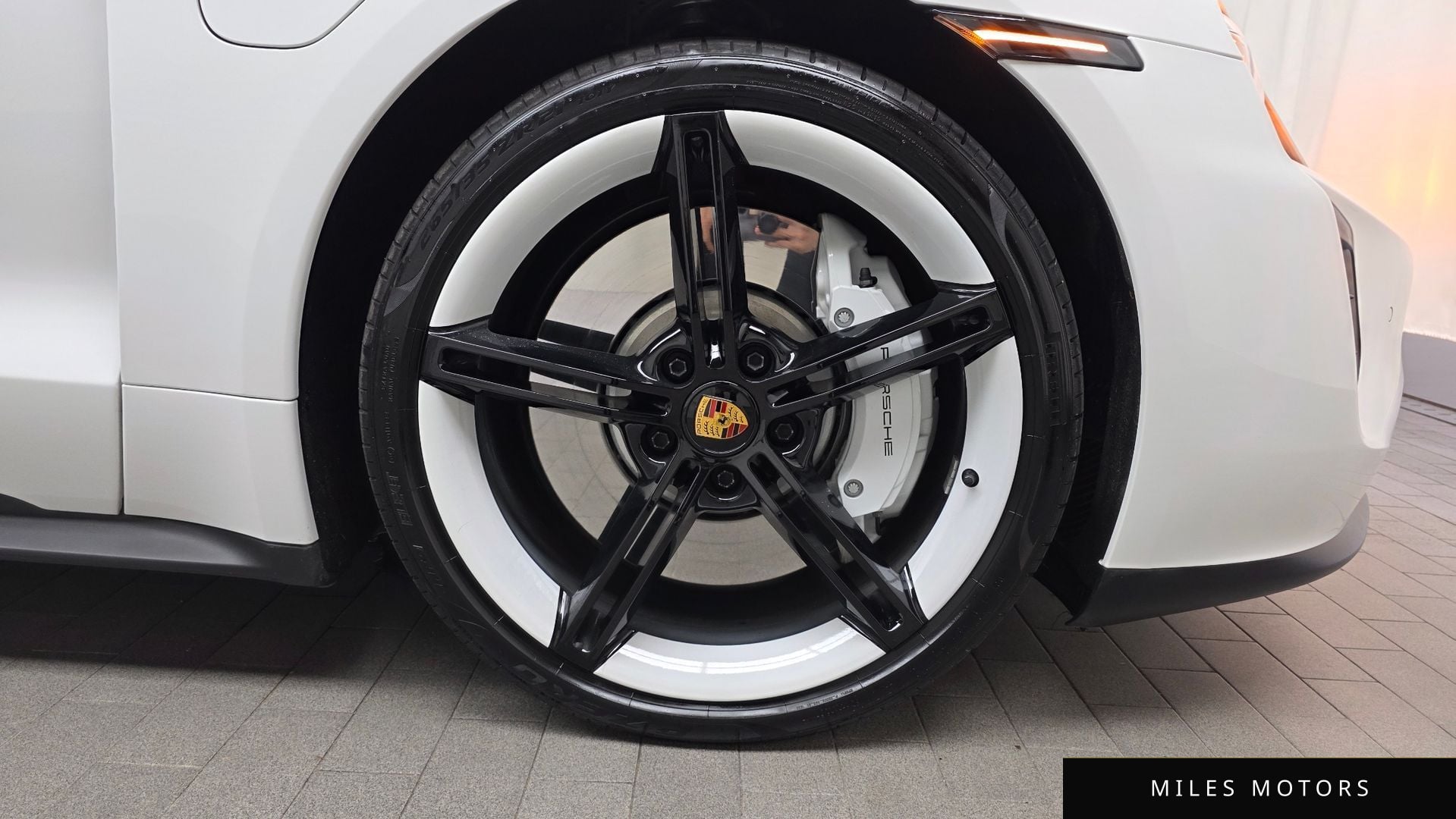 Porsche Taycan 2023 — миниатюра 7