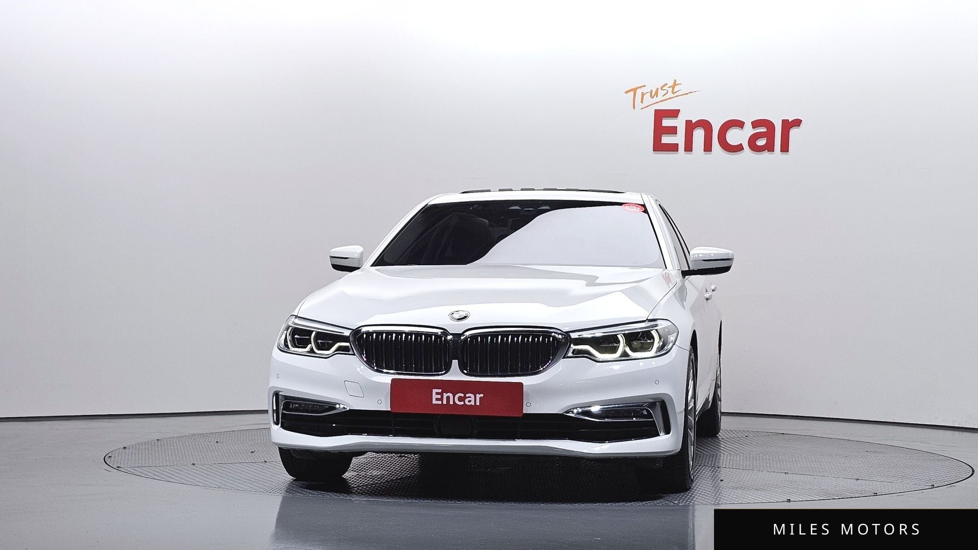 BMW 5 Series (G30) 2018 — миниатюра 3