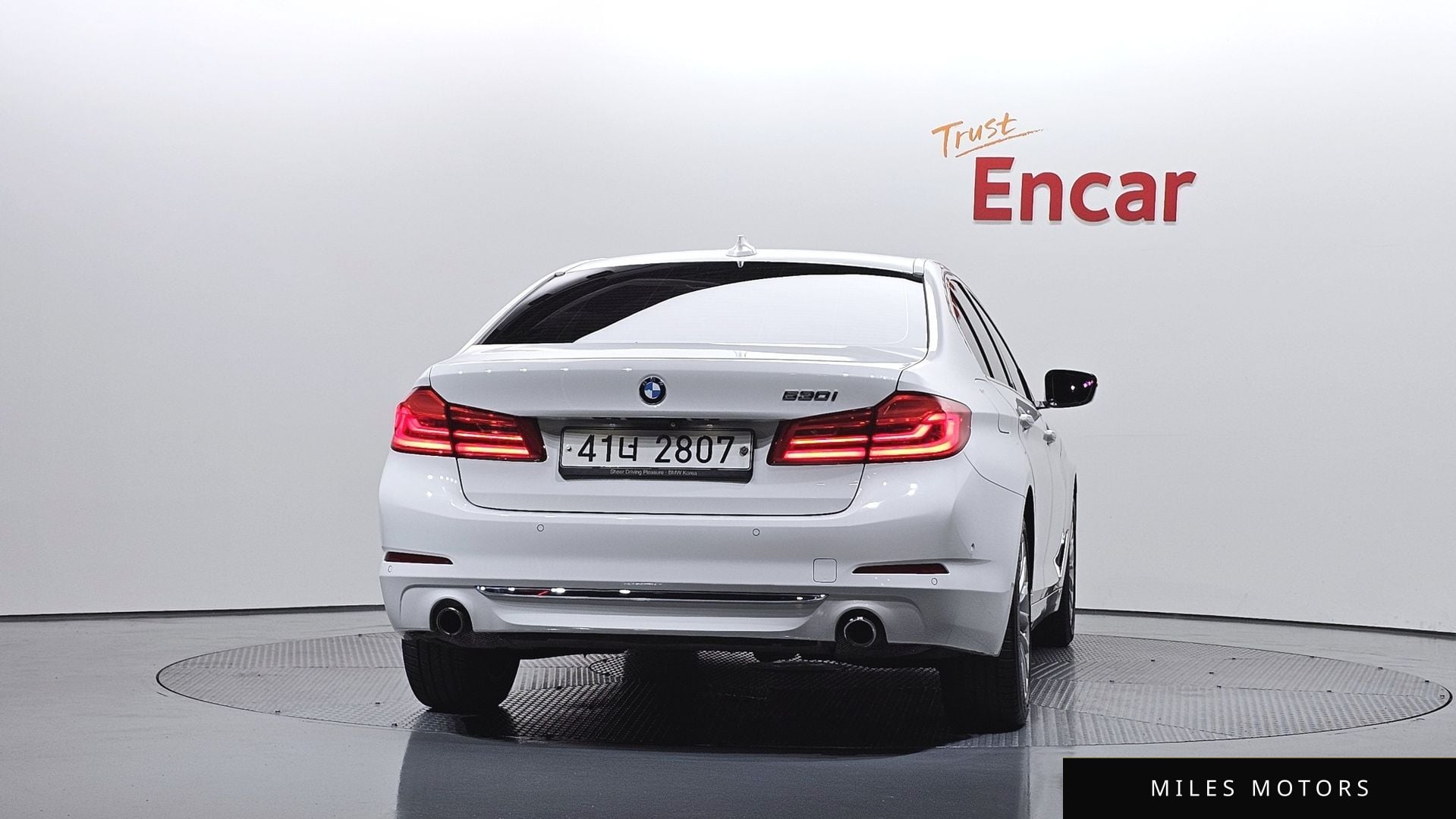 BMW 5 Series (G30) 2018 — миниатюра 4