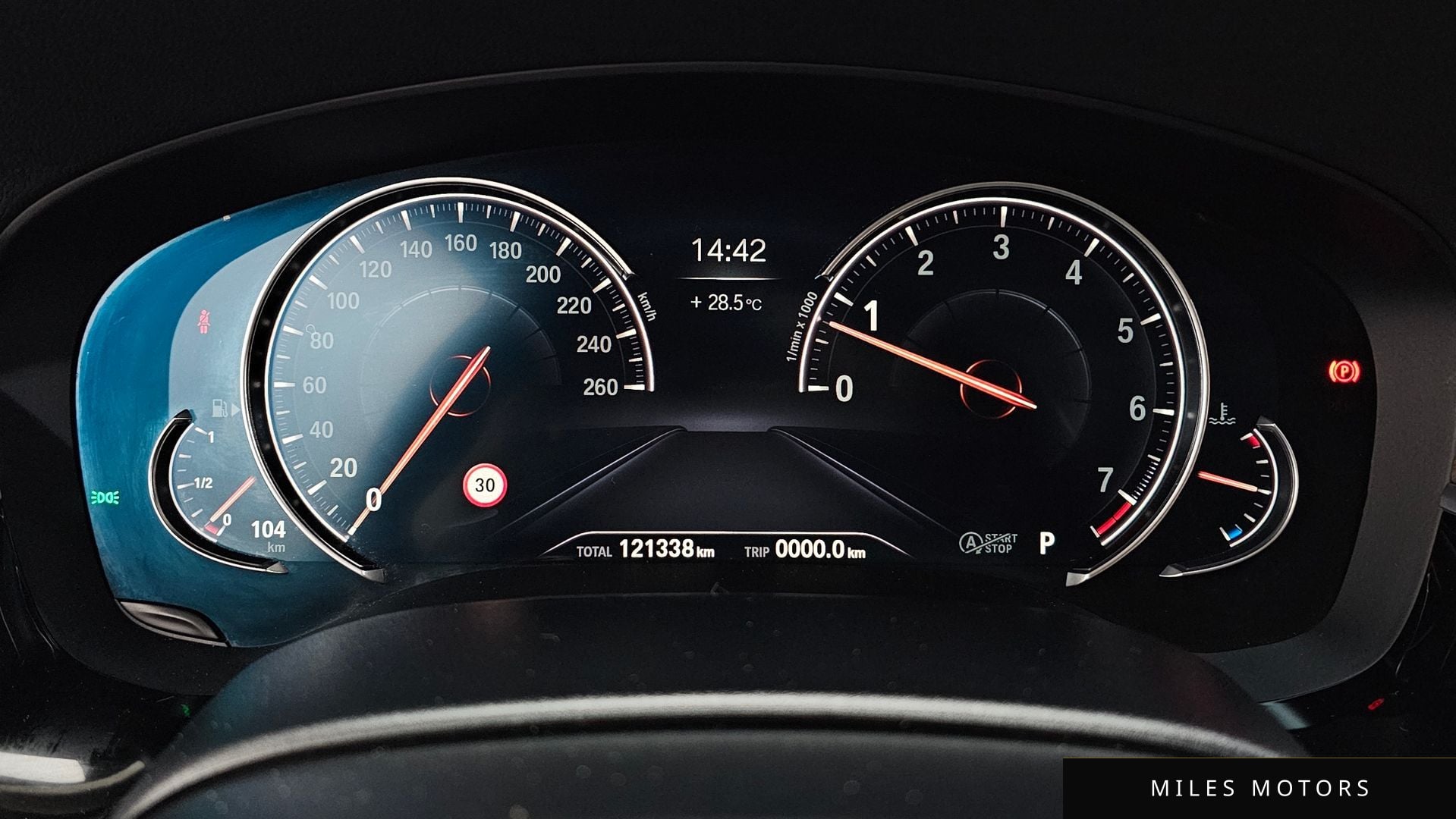 BMW 5 Series (G30) 2018 — миниатюра 11