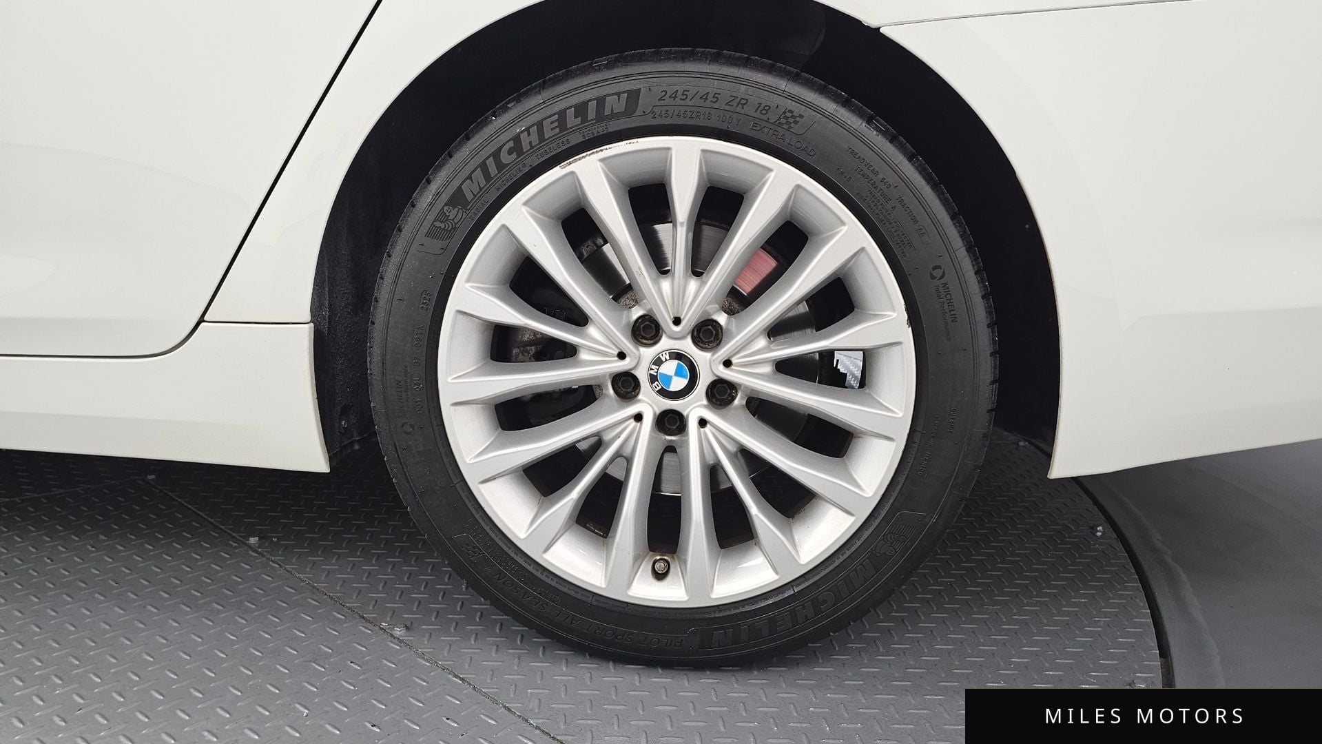 BMW 5 Series (G30) 2018 — миниатюра 7