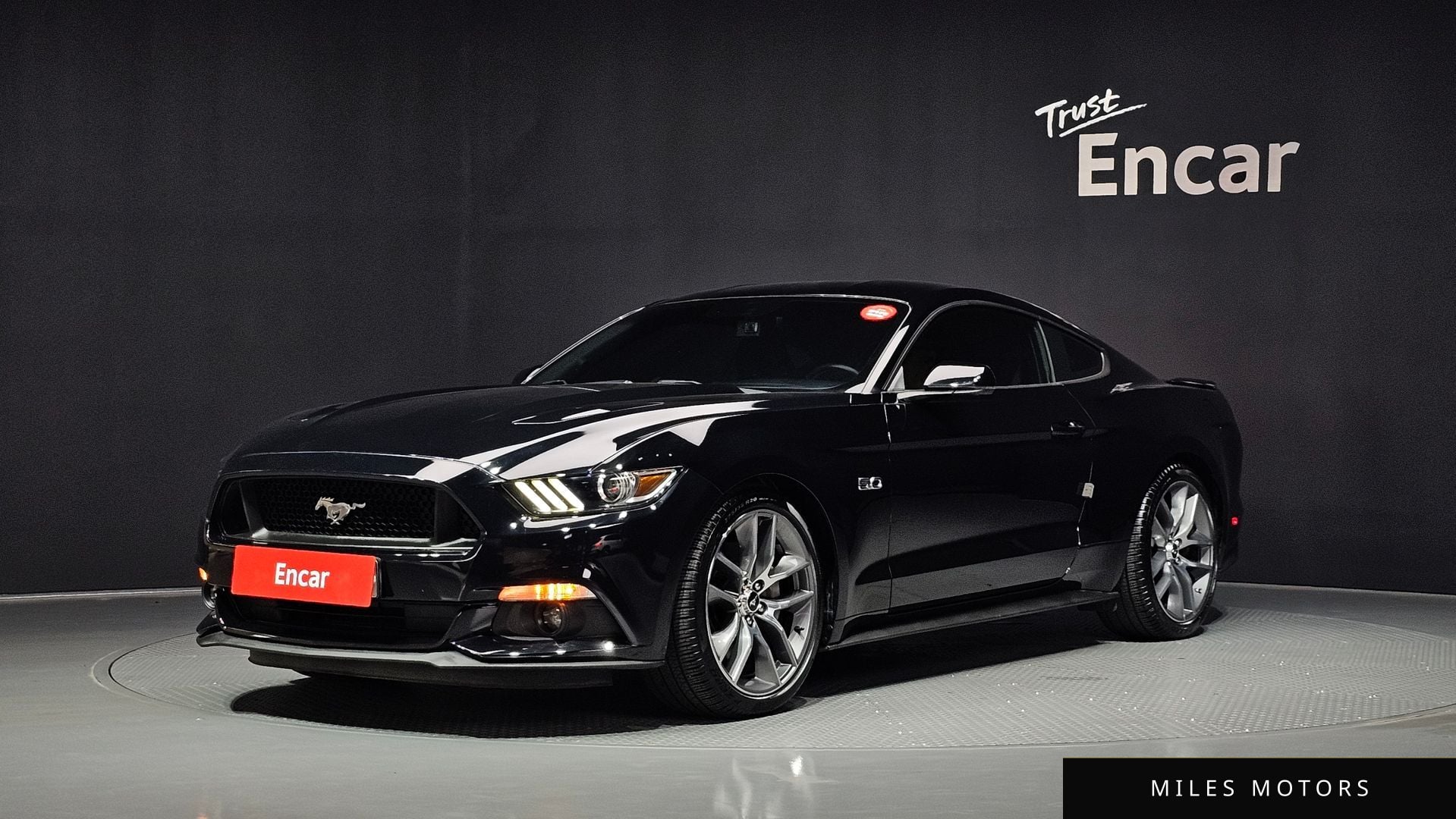 Ford Mustang 2016 — фото 1 из 12