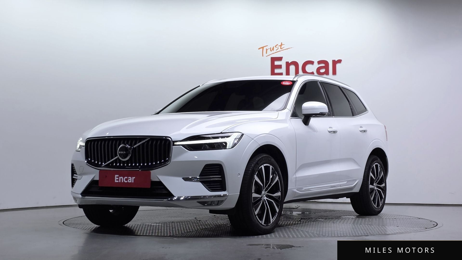 Volvo XC60 2024 — фото 1 из 12