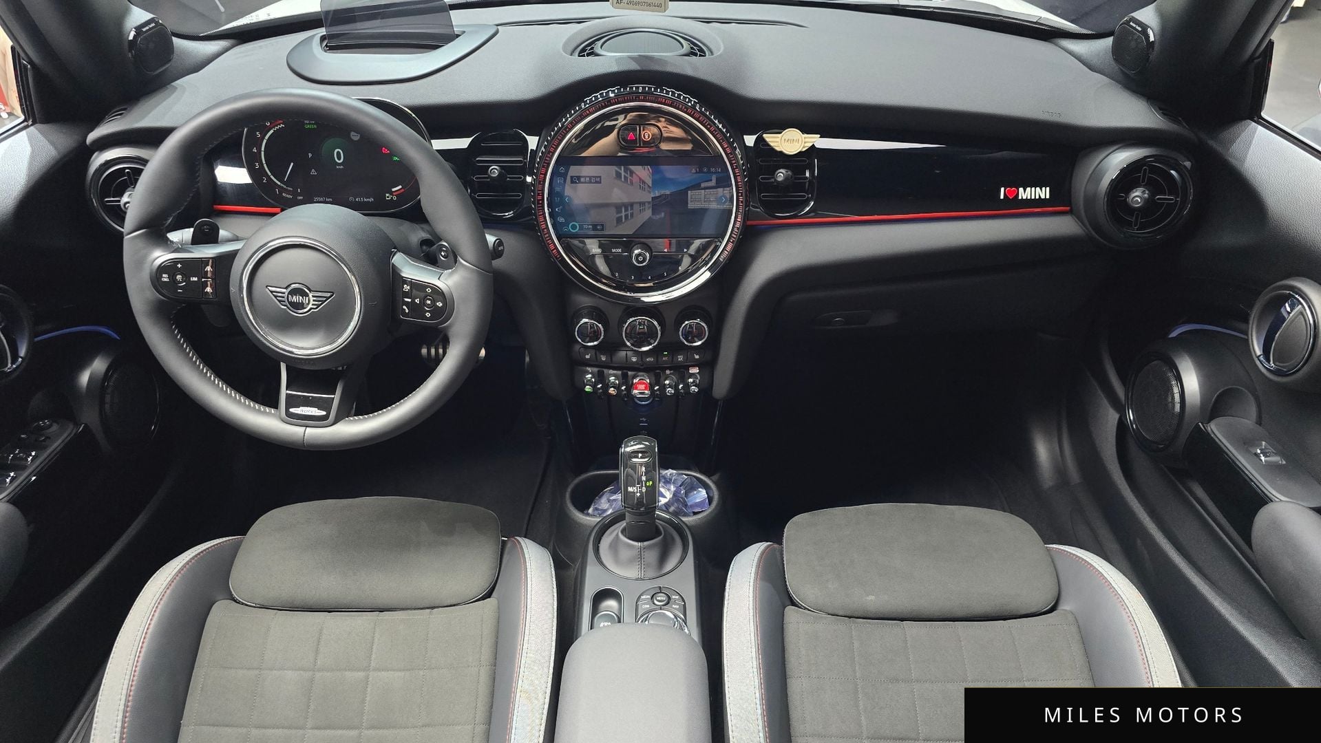 MINI Cooper Convertible 2024 — миниатюра 10