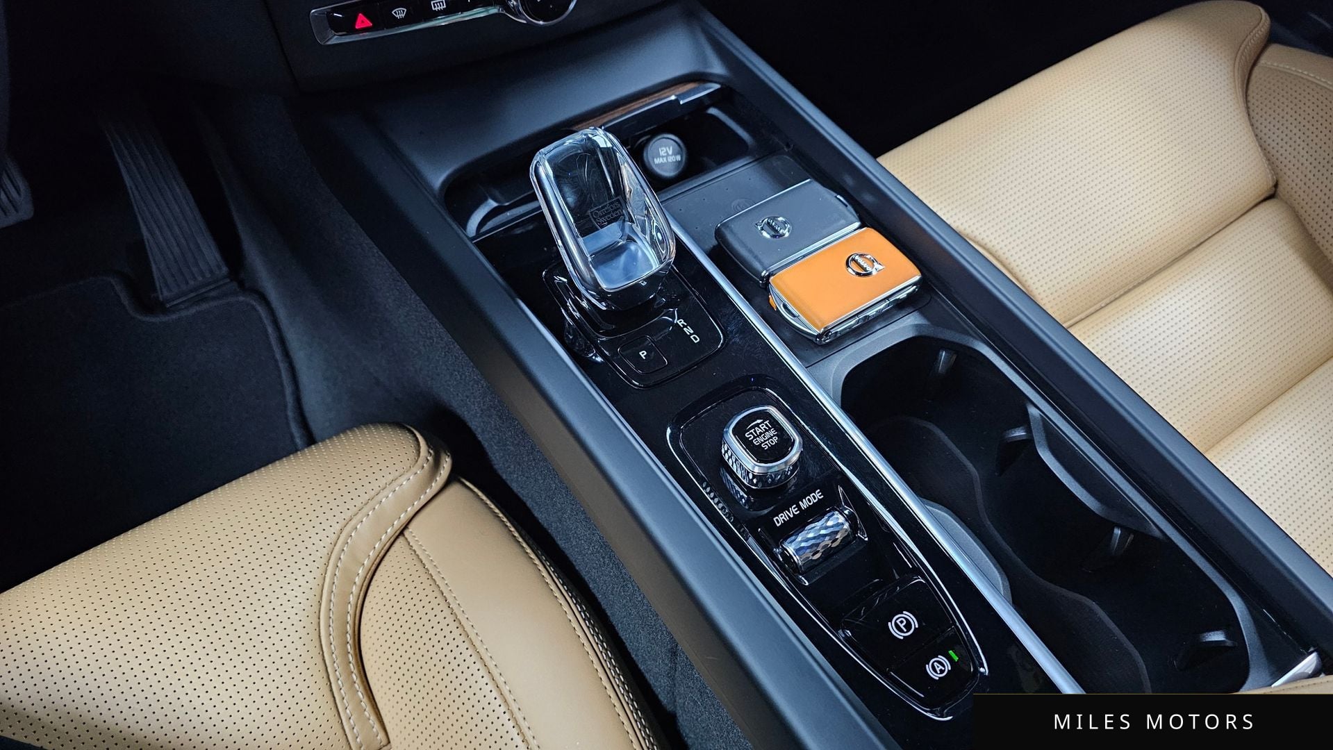 Volvo XC60 2021 — миниатюра 12