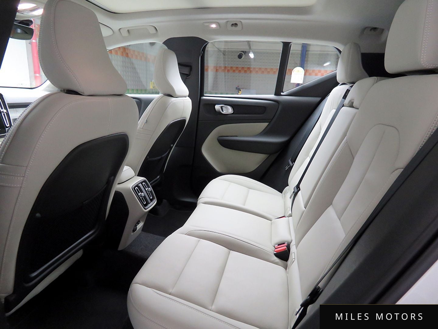 Volvo XC40 2026 — миниатюра 12