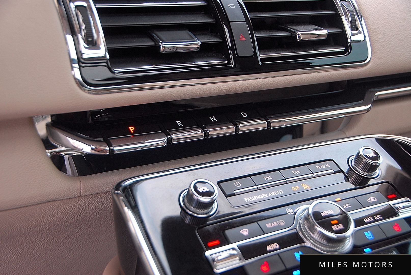 Lincoln Navigator 2021 — миниатюра 10