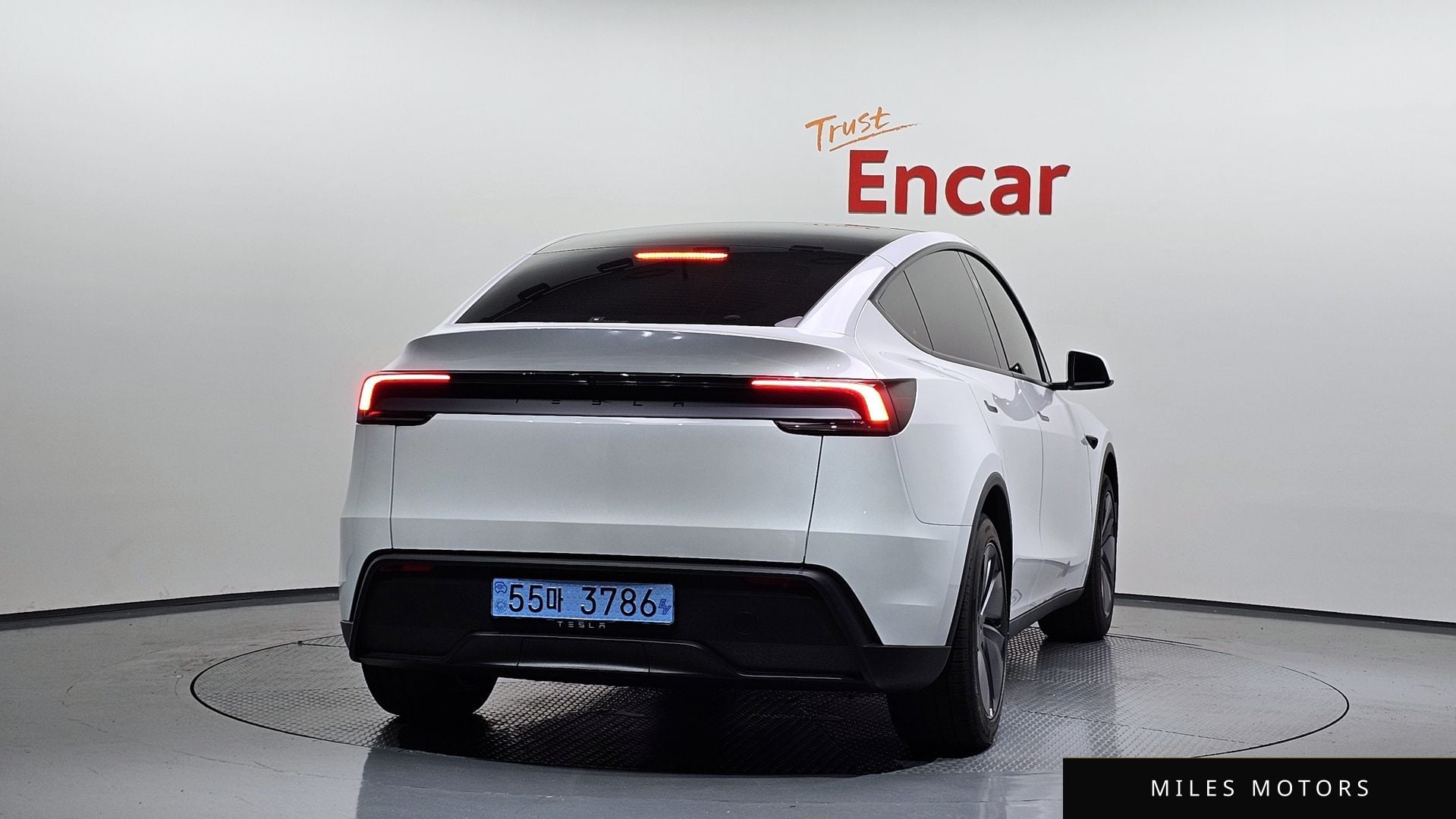 Tesla Model Y 2026 — миниатюра 4