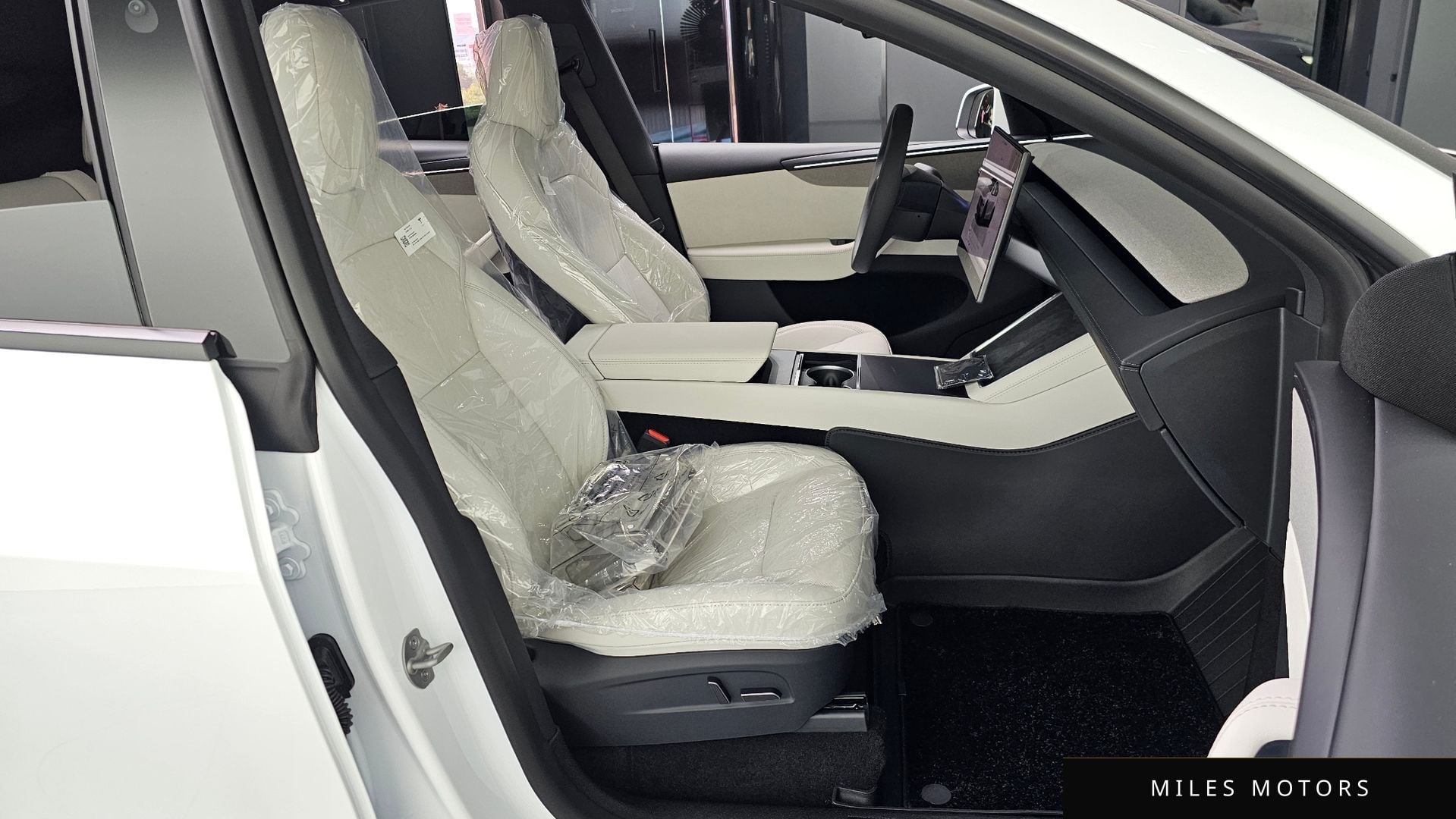 Tesla Model Y 2026 — миниатюра 11