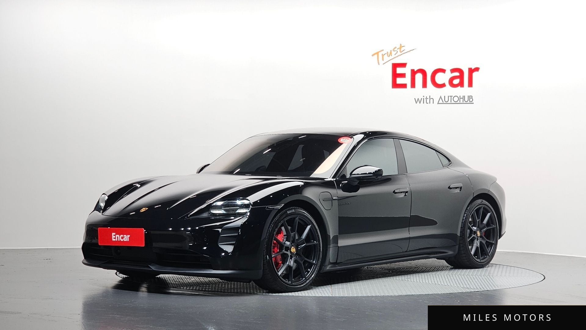 Porsche Taycan 2022 — фото 1 из 12