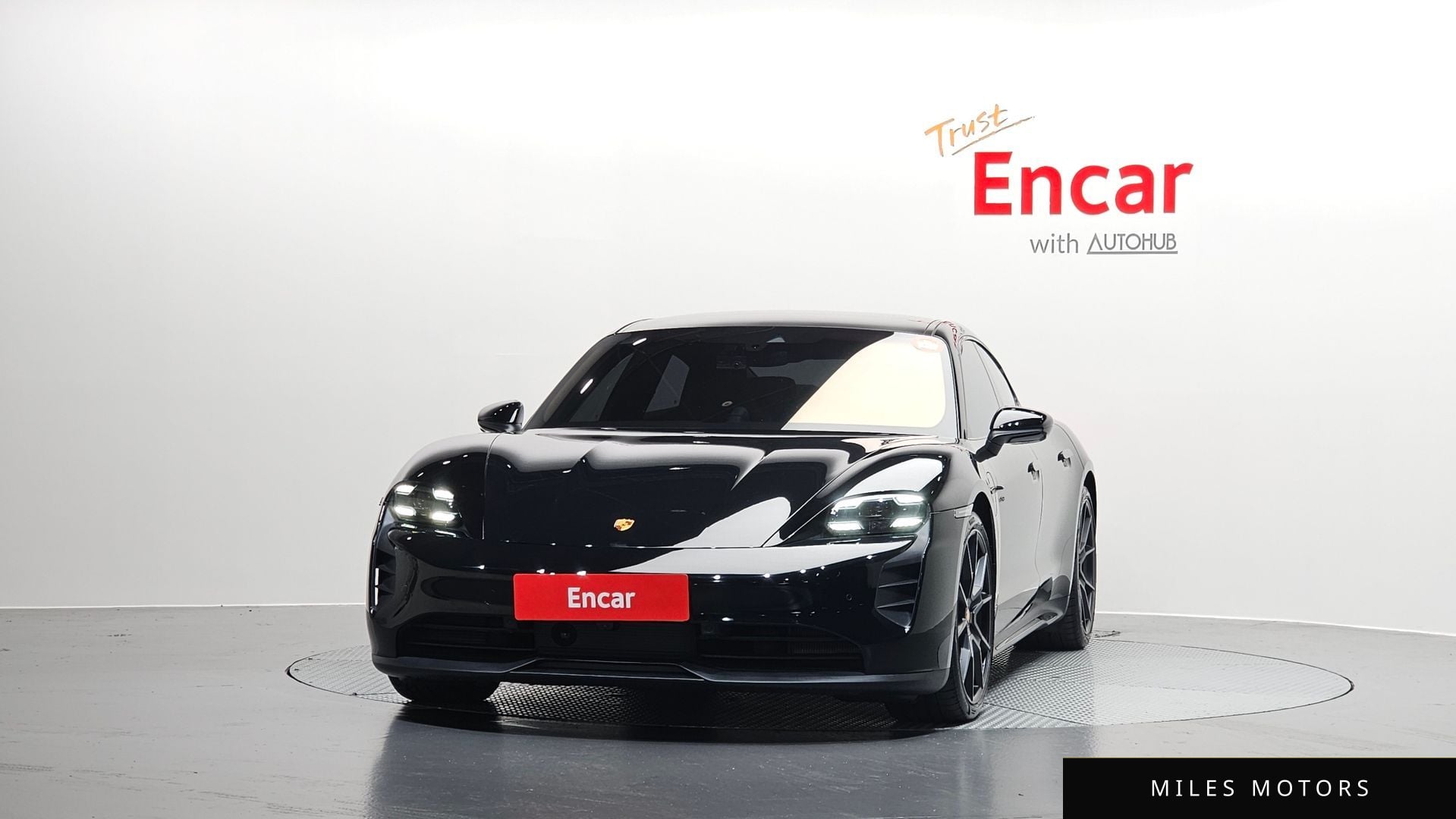 Porsche Taycan 2022 — миниатюра 3