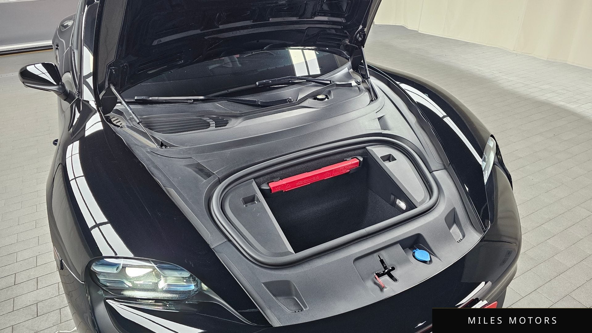 Porsche Taycan 2022 — миниатюра 6