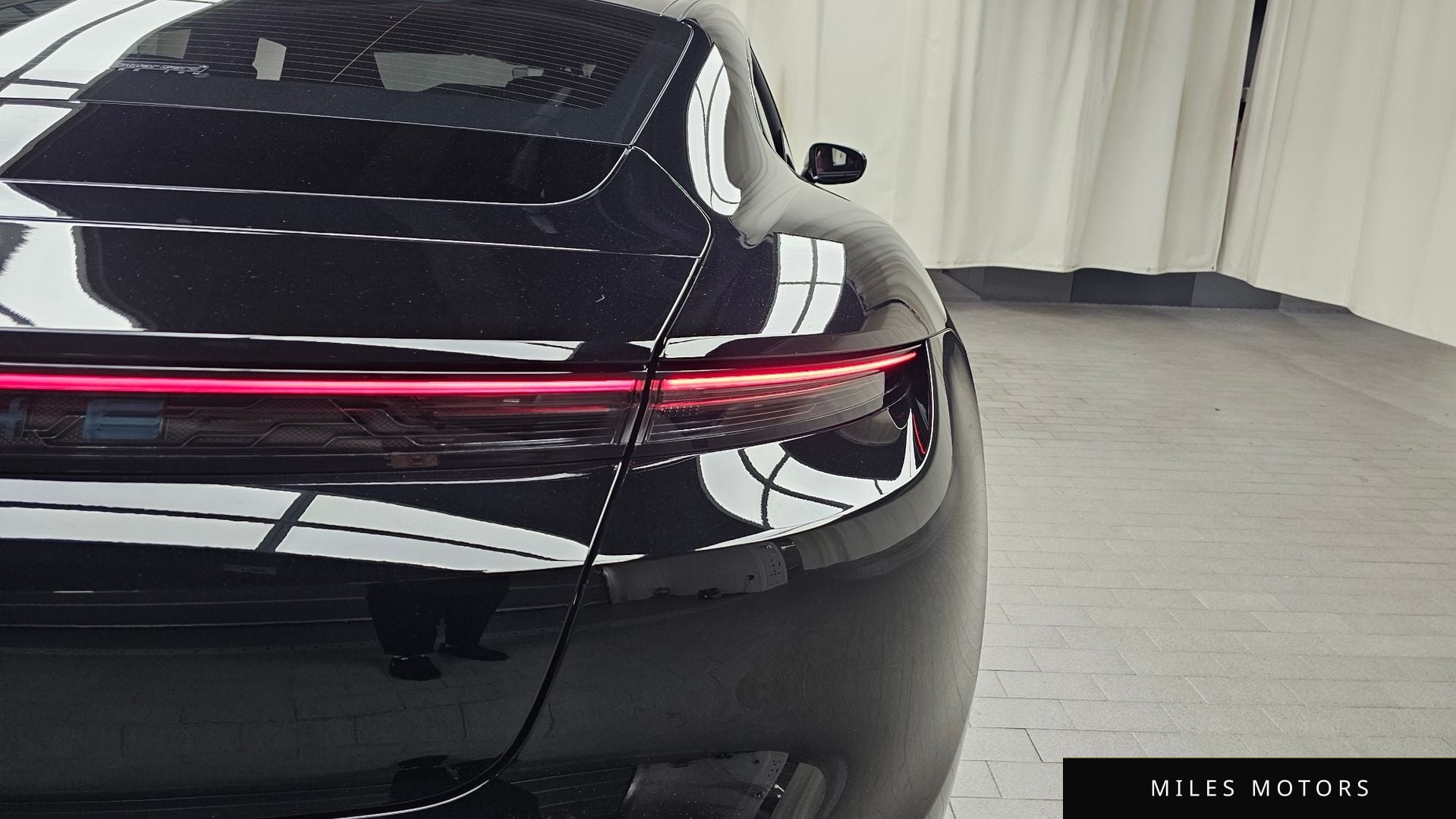Porsche Taycan 2022 — миниатюра 9