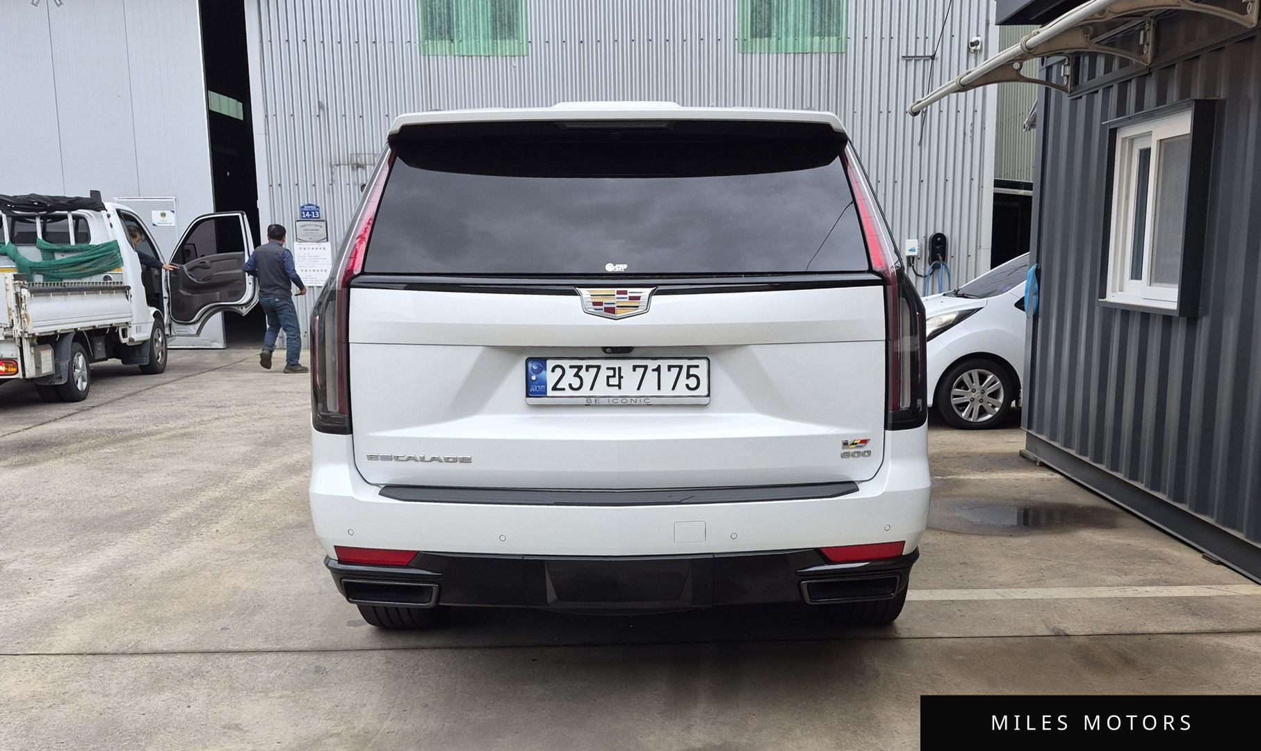 Cadillac Escalade 2023 — миниатюра 6
