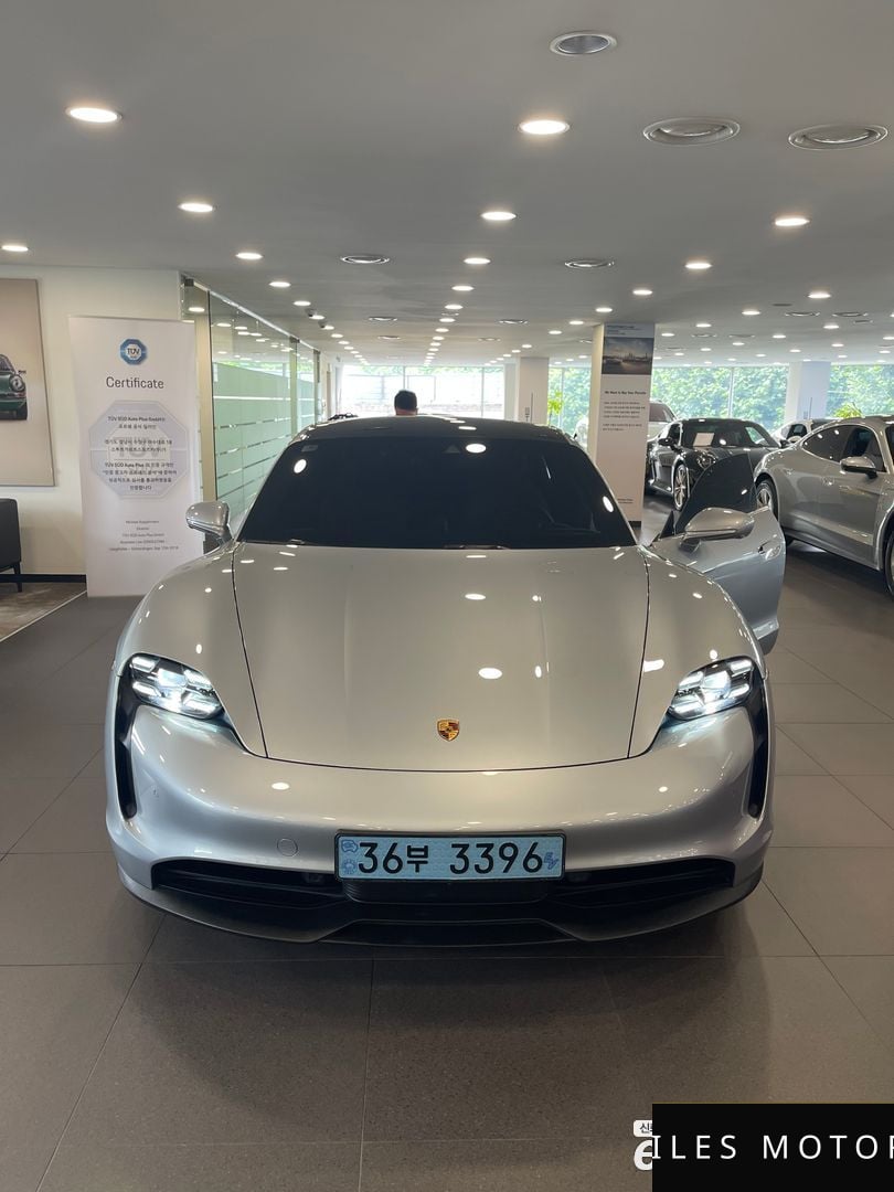 Porsche Taycan 2021 — миниатюра 3