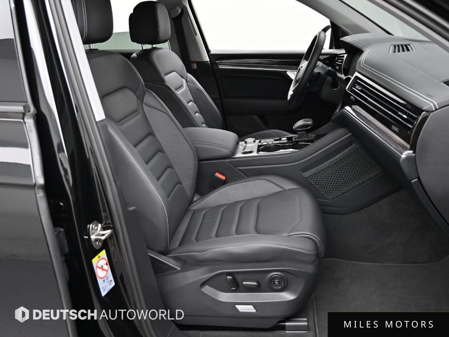 Volkswagen Touareg 2023 — миниатюра 10