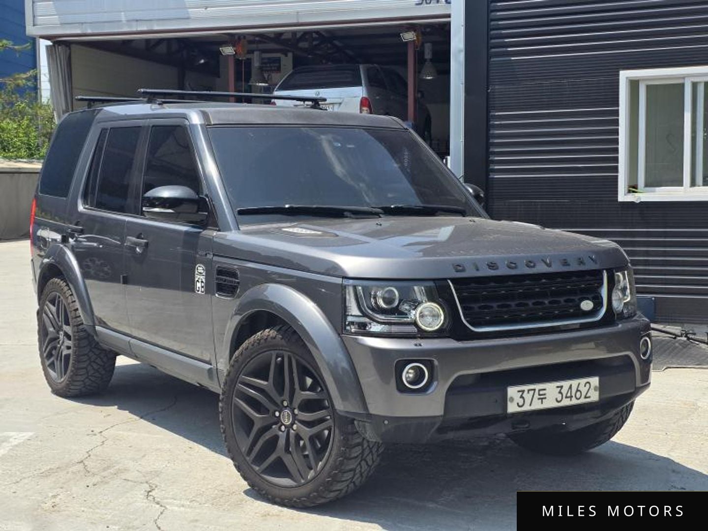 Land Rover Discovery 2013 — фото 1 из 12