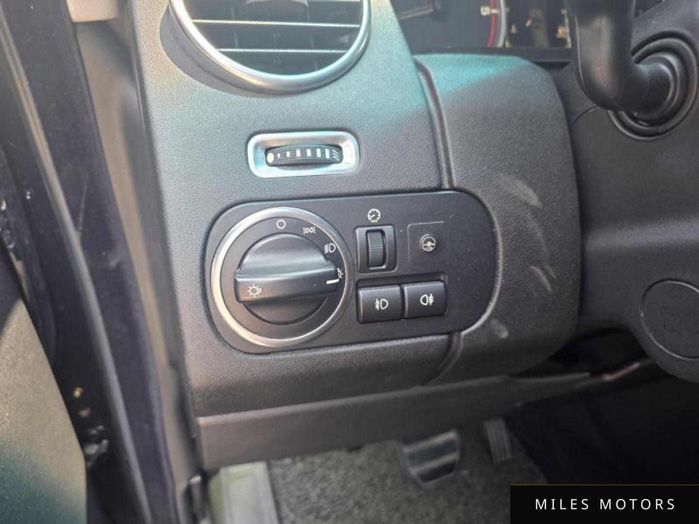 Land Rover Discovery 2013 — миниатюра 9