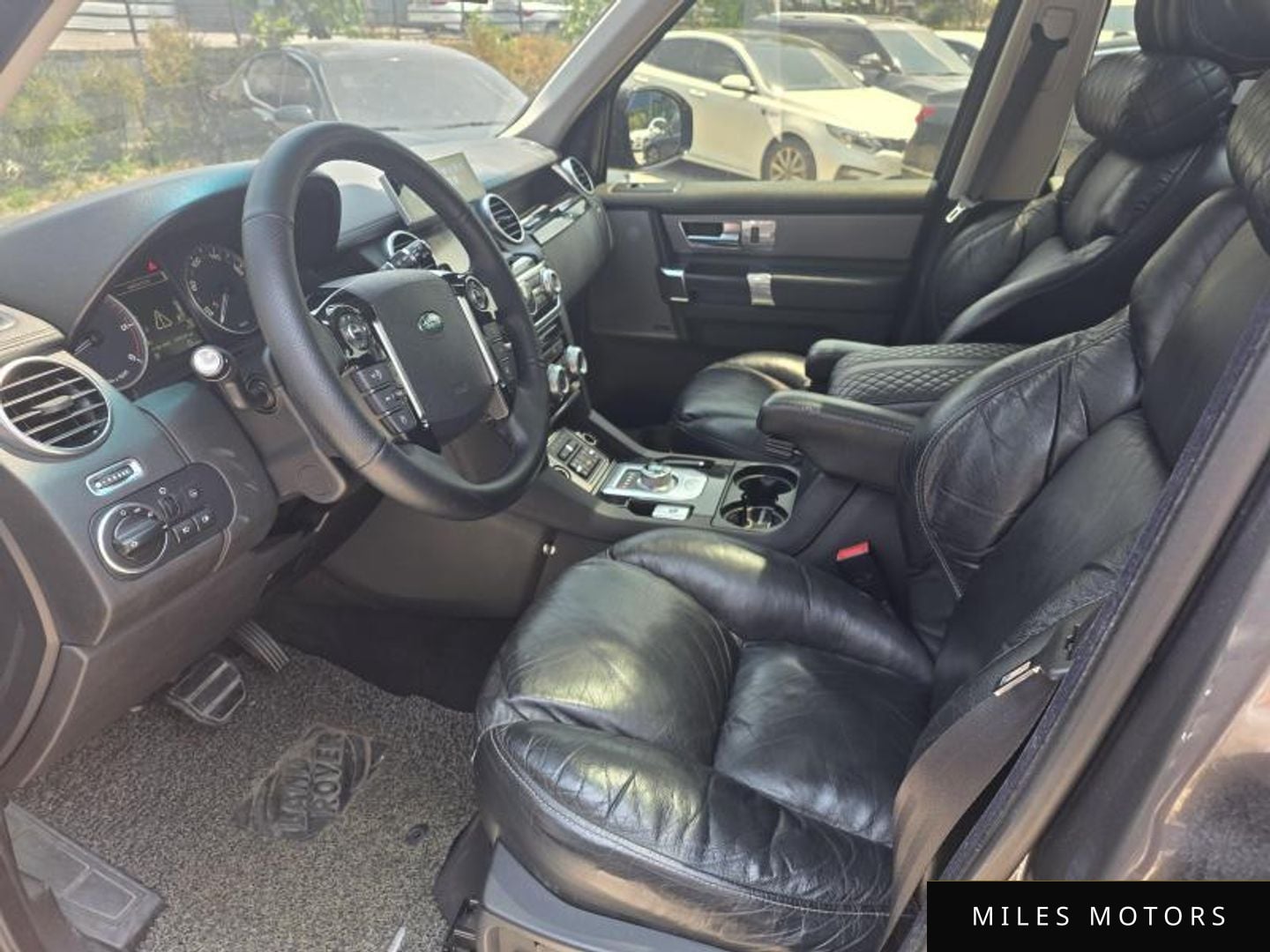 Land Rover Discovery 2013 — миниатюра 12