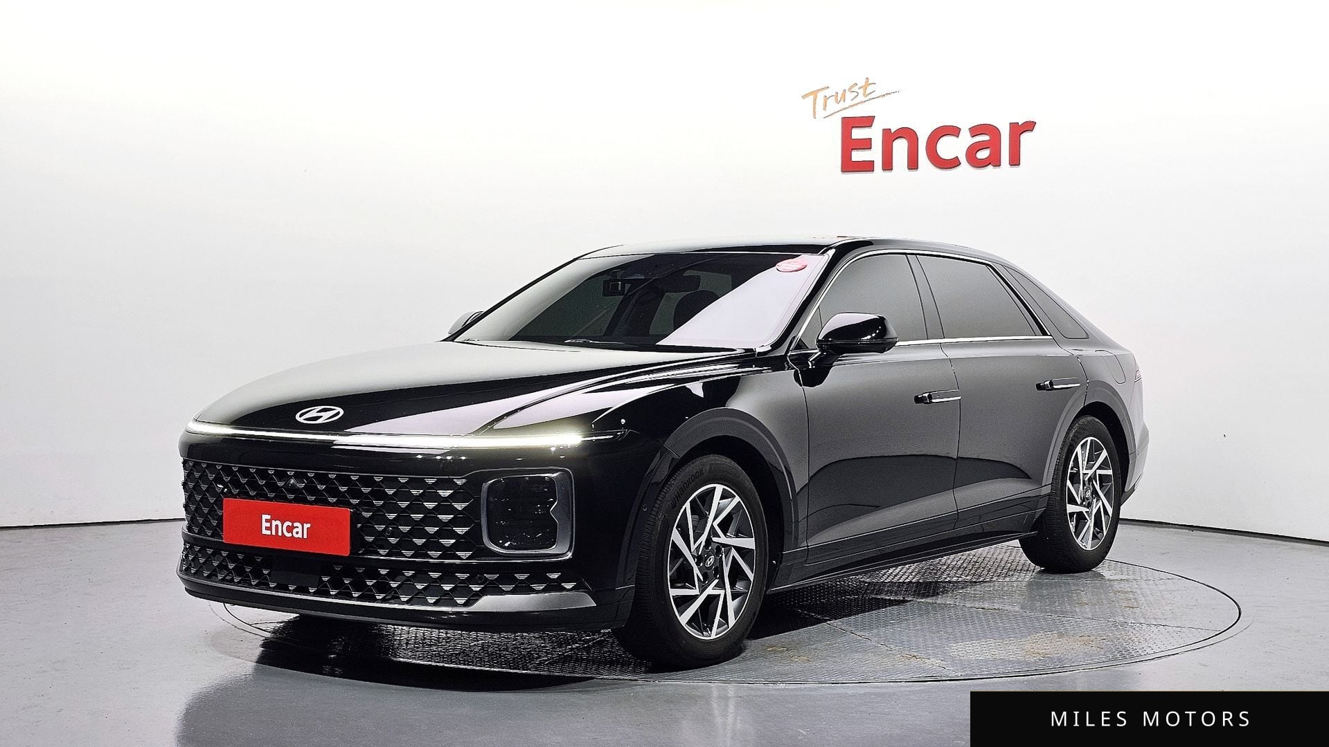 Hyundai Grandeur 2023 — фото 1 из 12