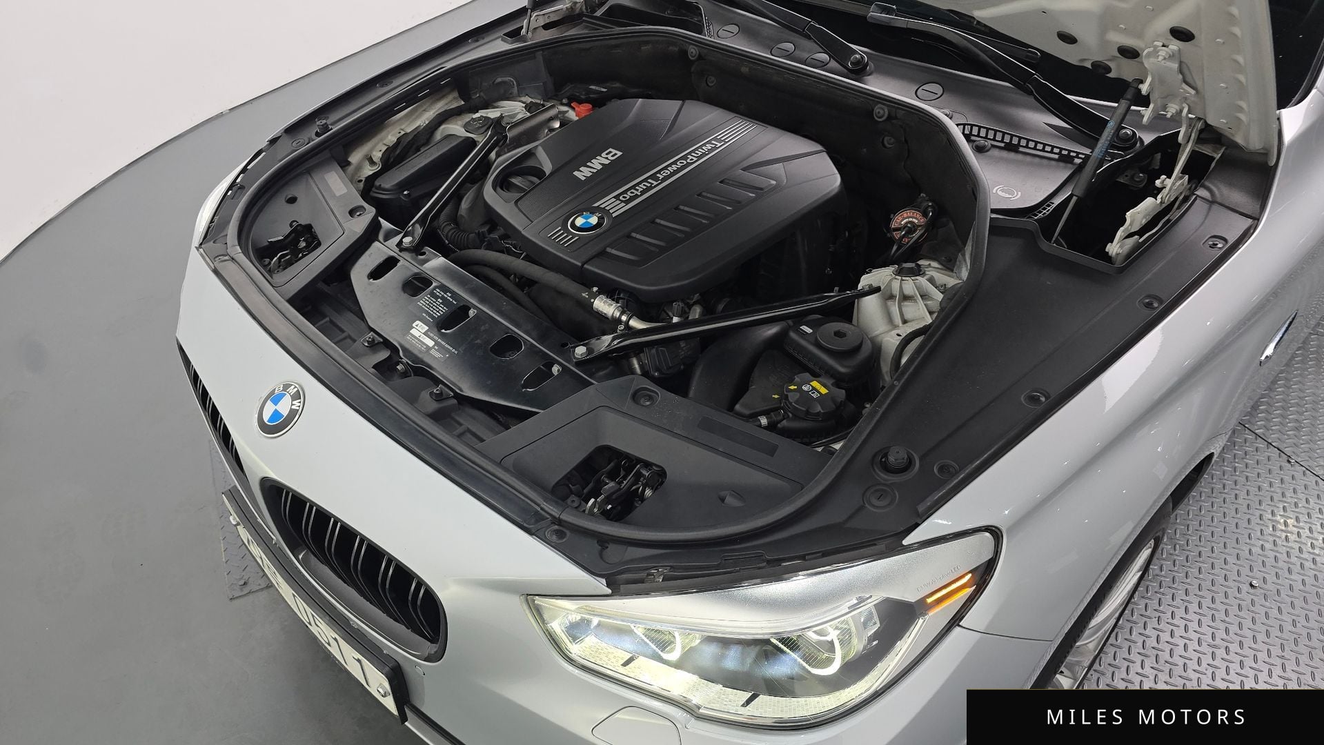 BMW 5 Series GT (F07) 2016 — миниатюра 6