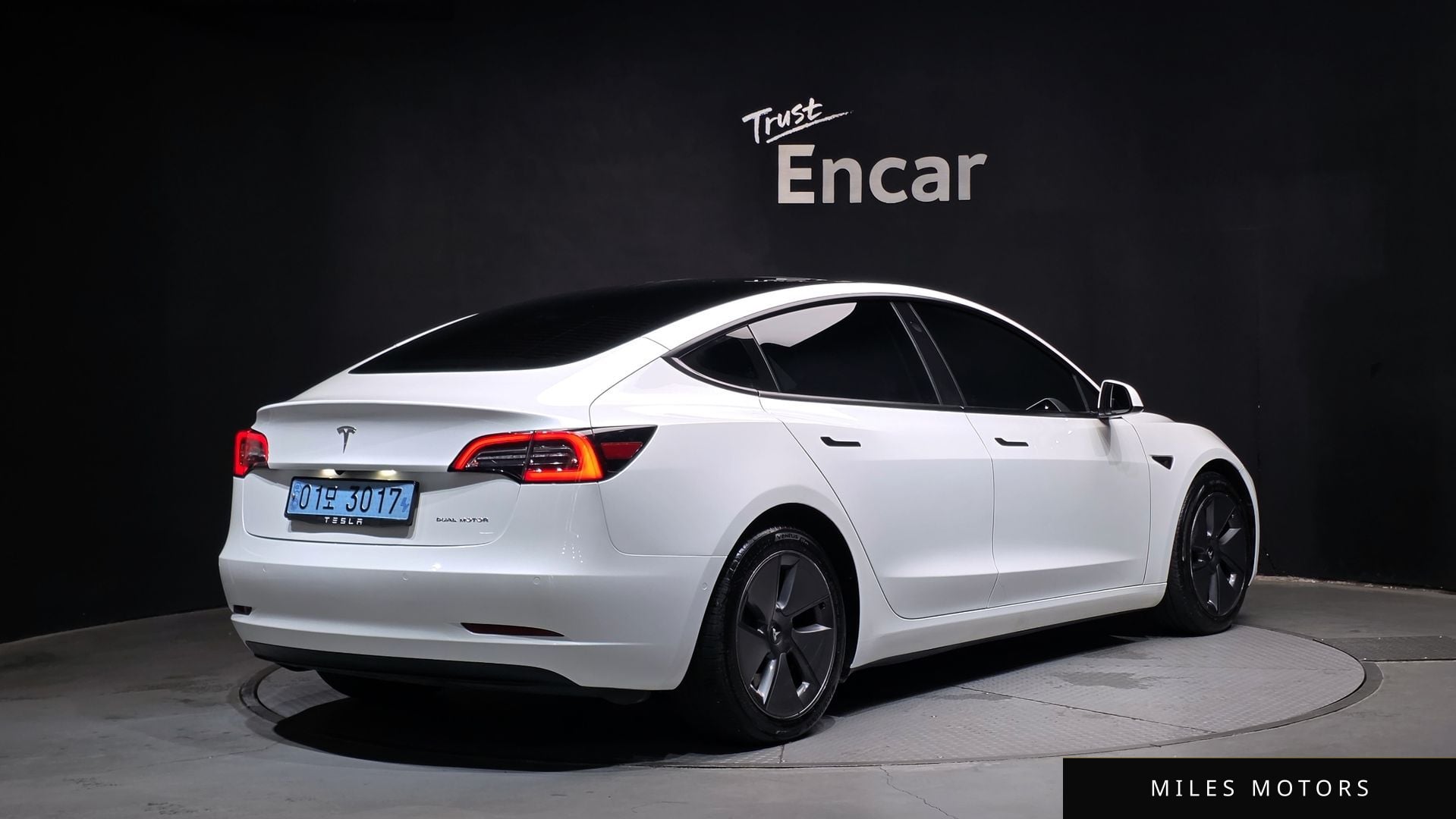 Tesla Model 3 2021 — миниатюра 2