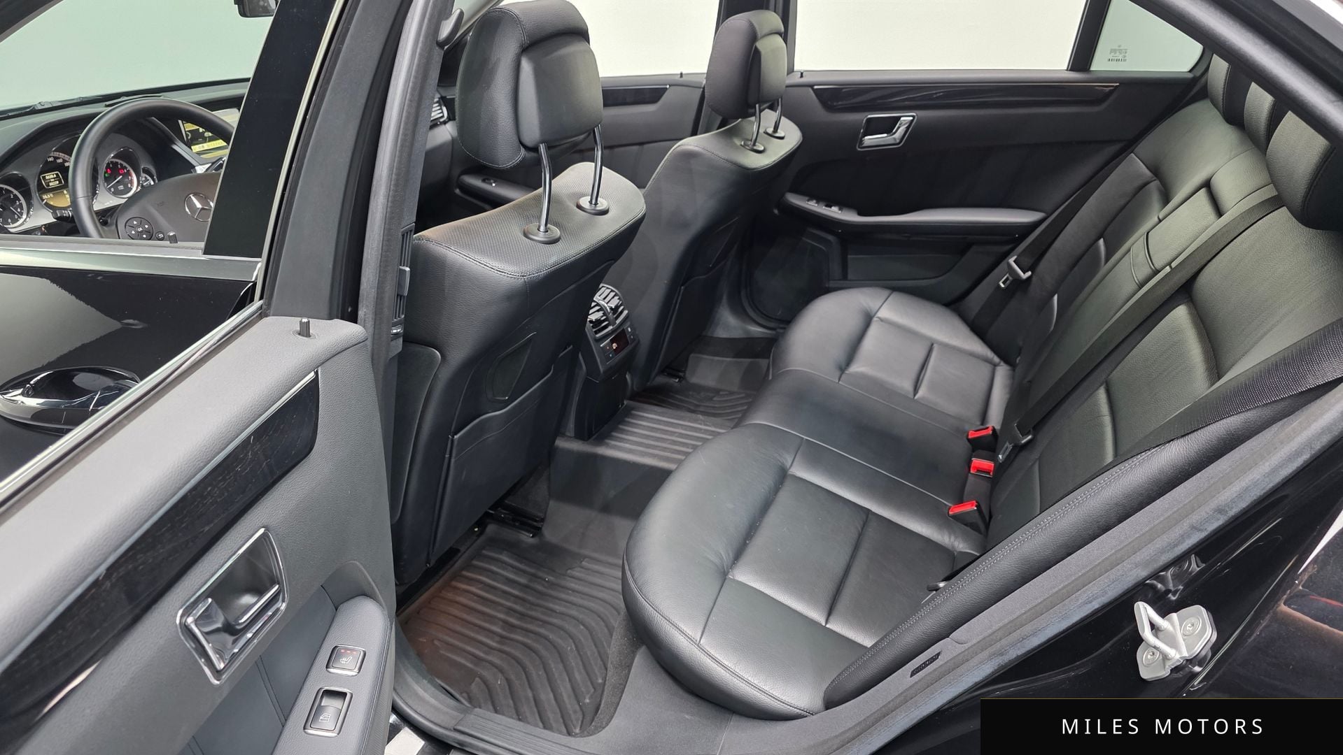 Mercedes-Benz E-Class W212 2011 — миниатюра 12