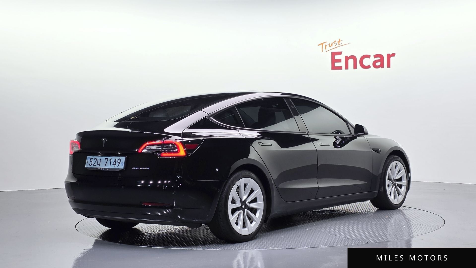 Tesla Model 3 2021 — миниатюра 2