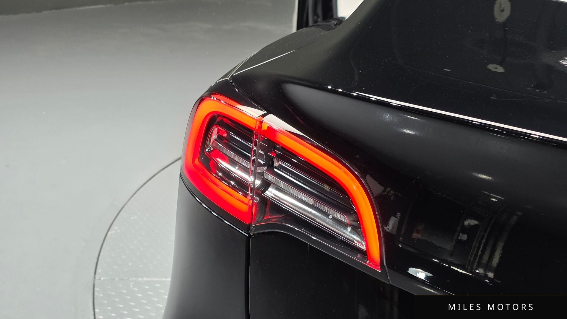 Tesla Model 3 2021 — миниатюра 9
