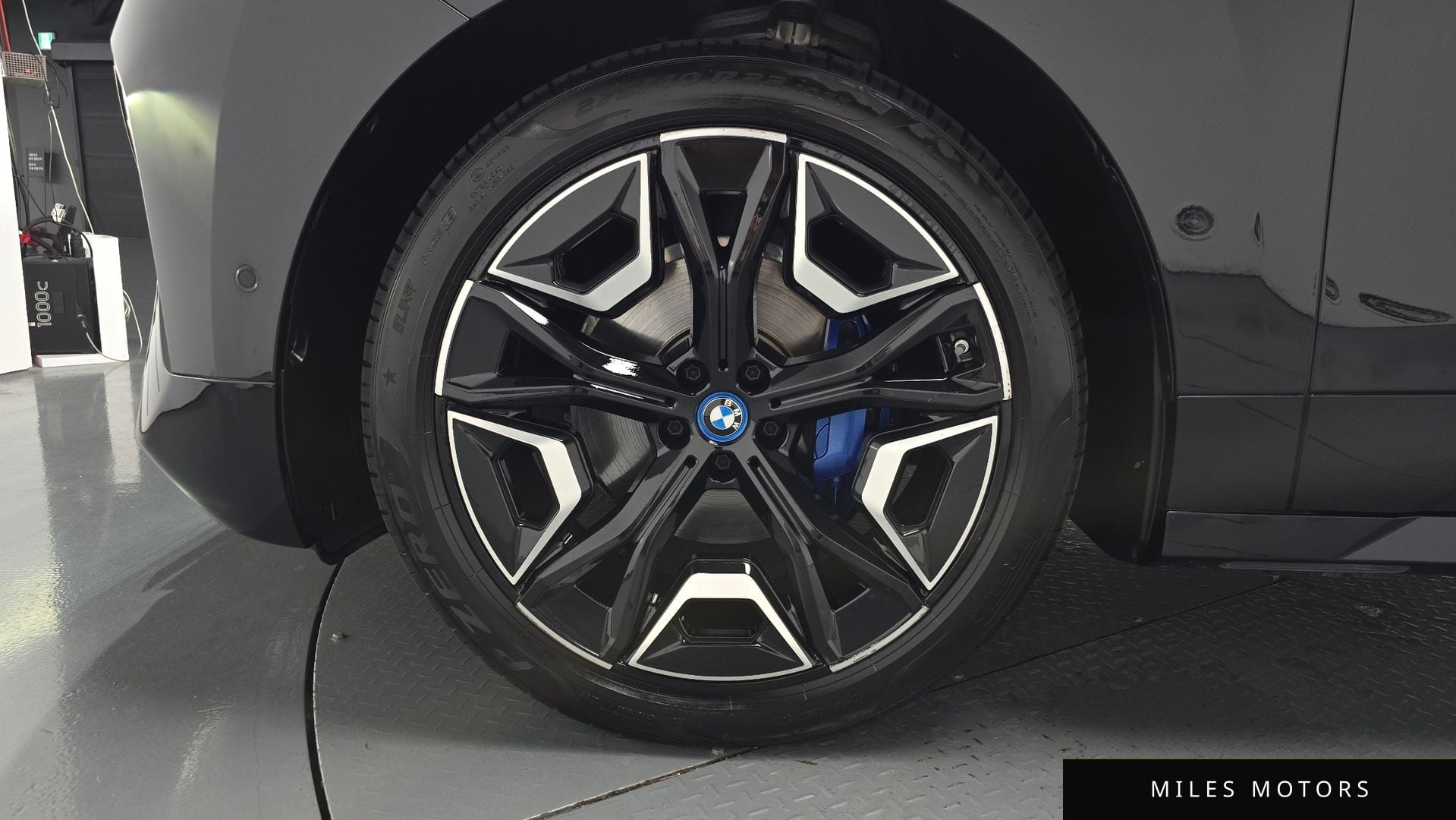 BMW iX 2023 — миниатюра 4