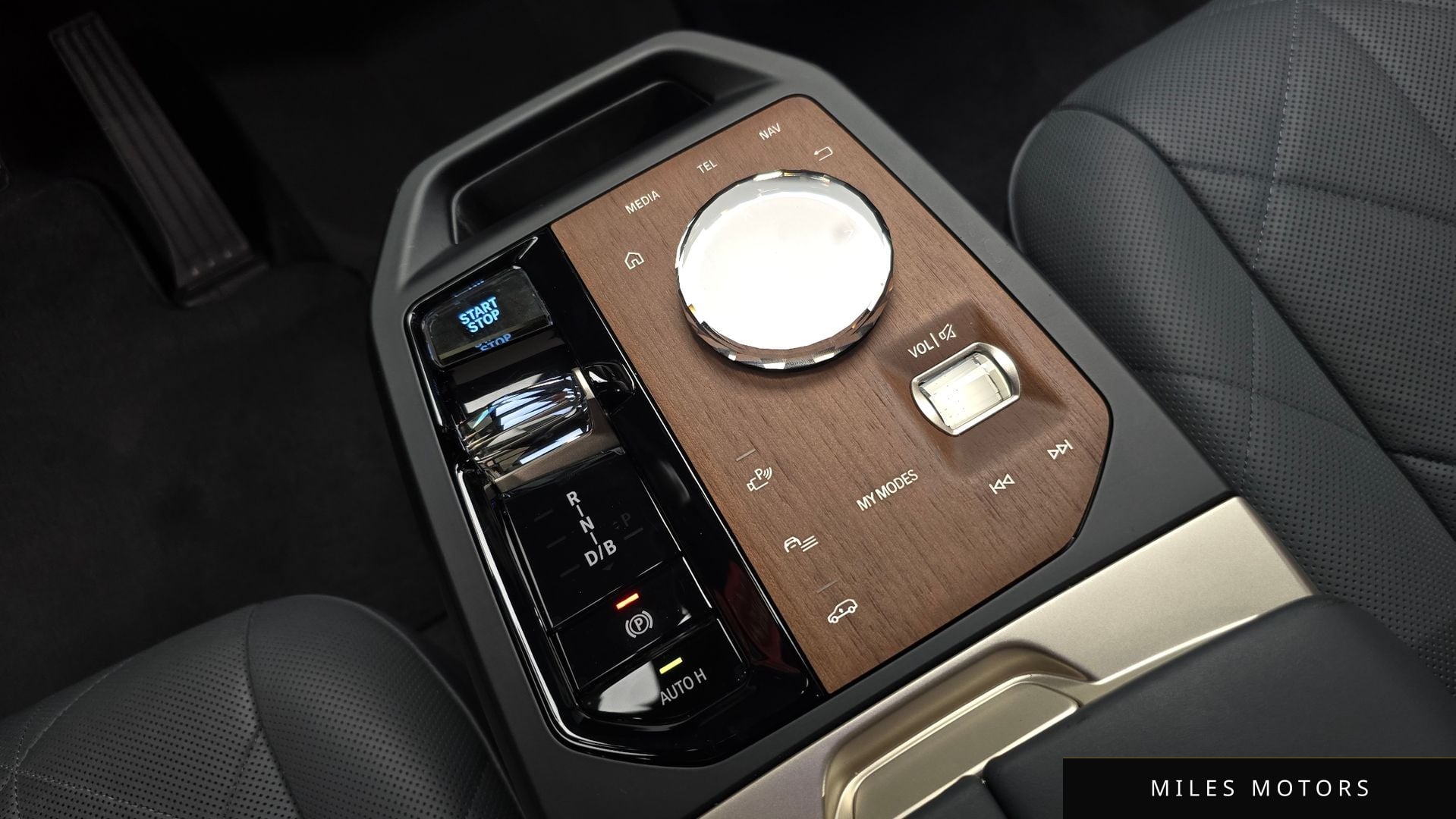BMW iX 2023 — миниатюра 11