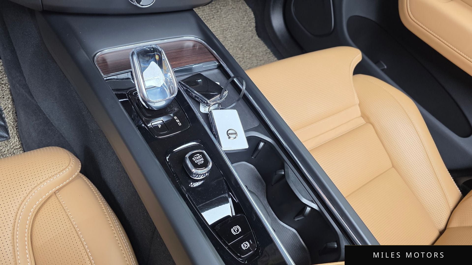 Volvo XC60 2022 — миниатюра 11