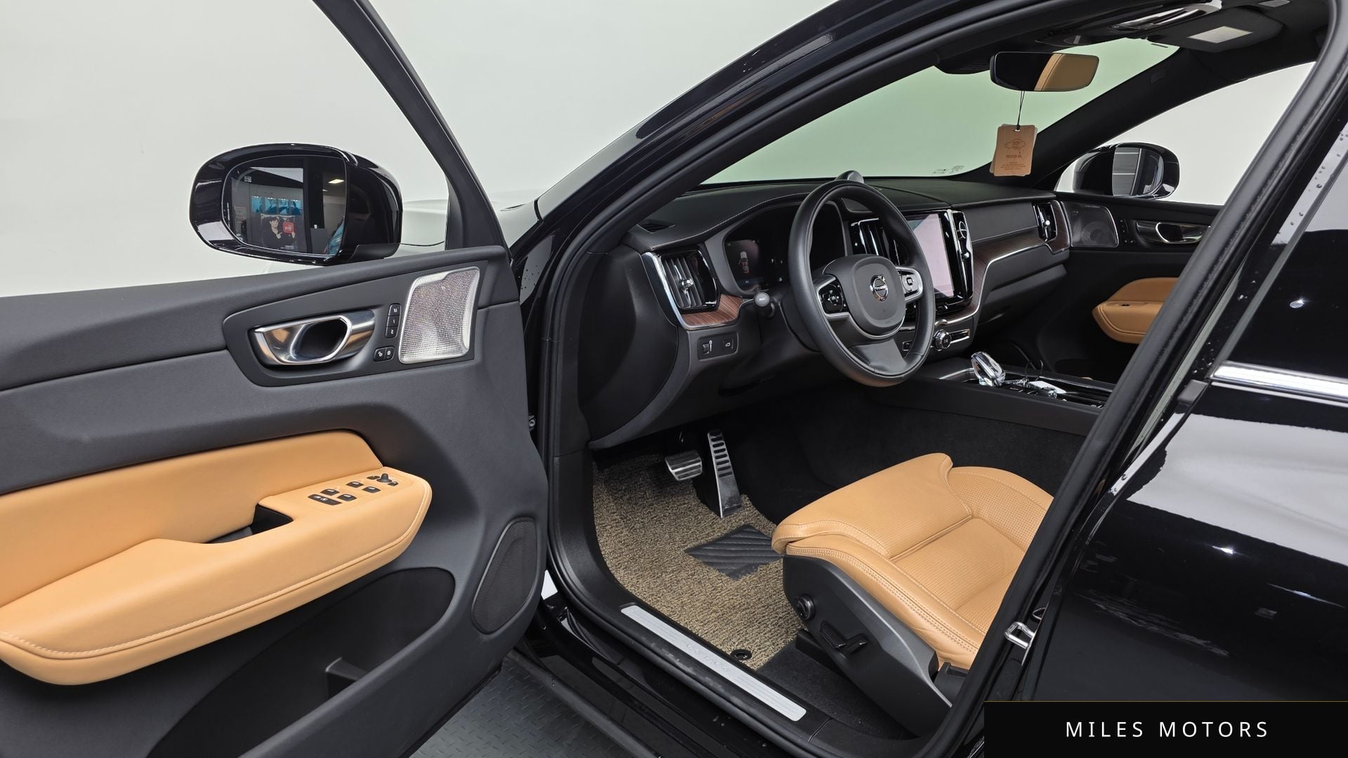 Volvo XC60 2022 — миниатюра 12
