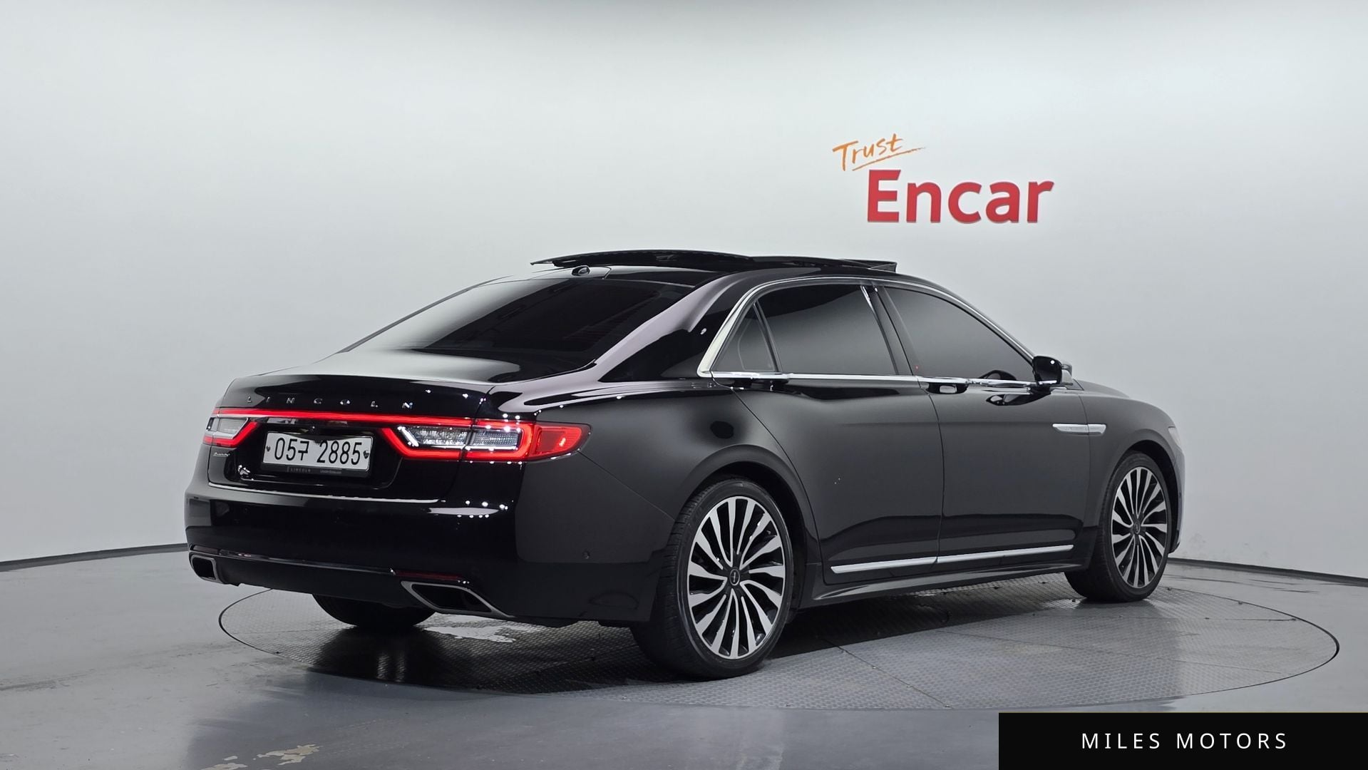 Lincoln Continental 2017 — миниатюра 2
