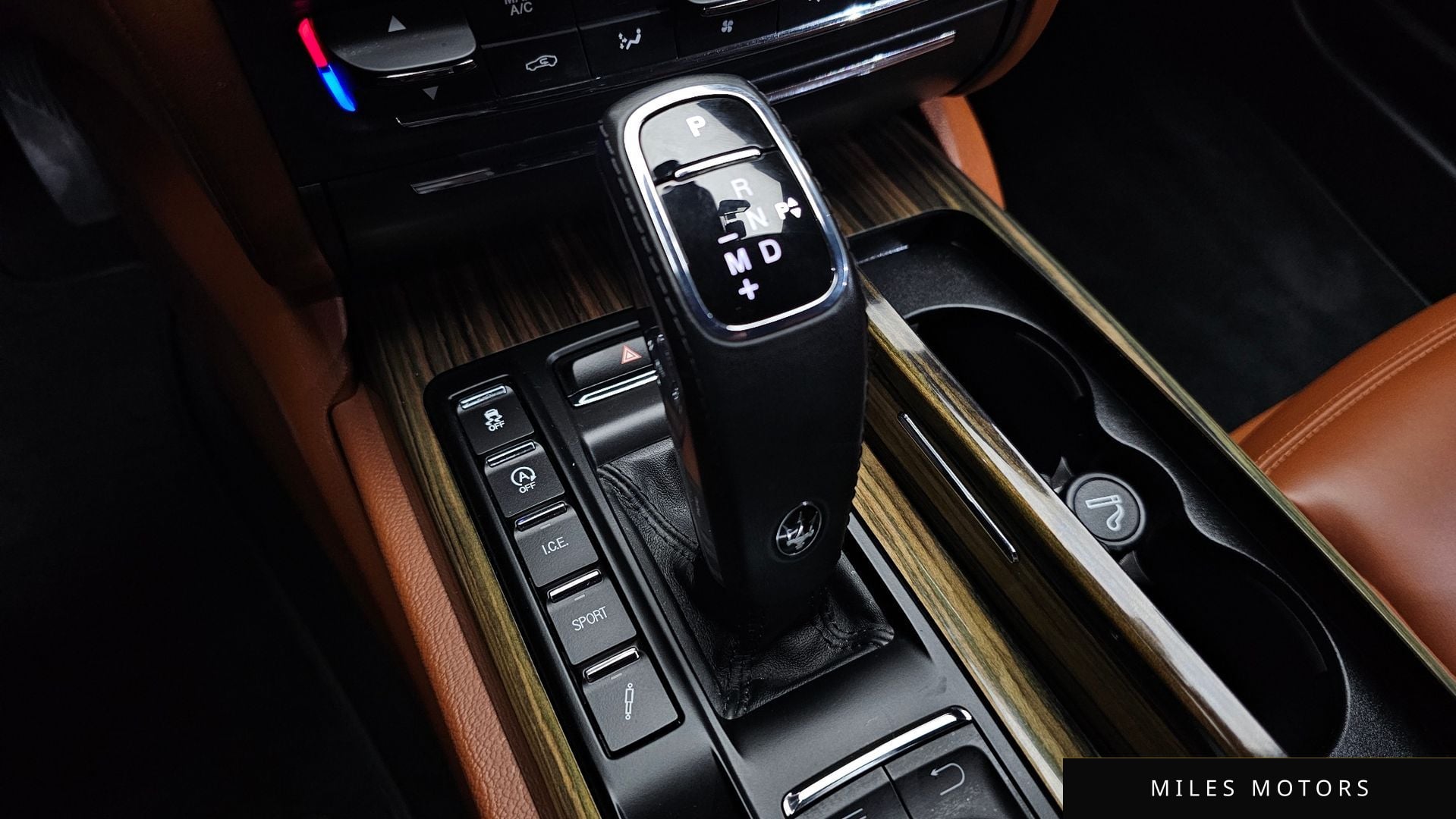 Maserati Quattroporte 2020 — миниатюра 11