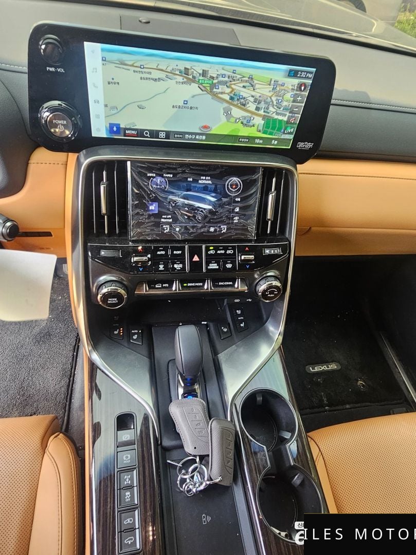 Лексус LX 2025 — миниатюра 8