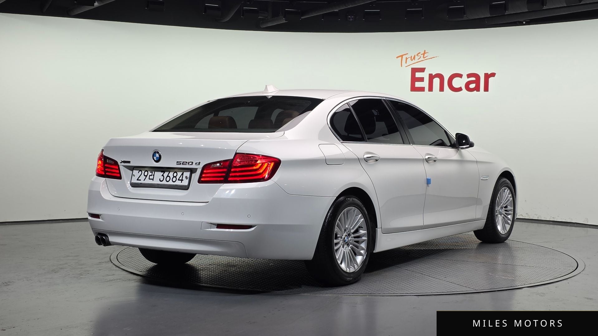 BMW 5 Series (F10) 2015 — миниатюра 2