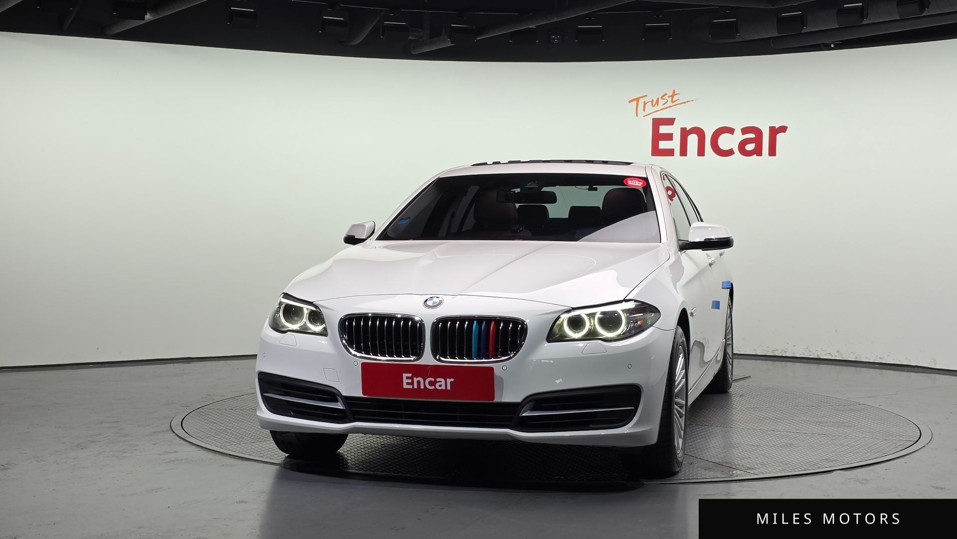 BMW 5 Series (F10) 2015 — миниатюра 3