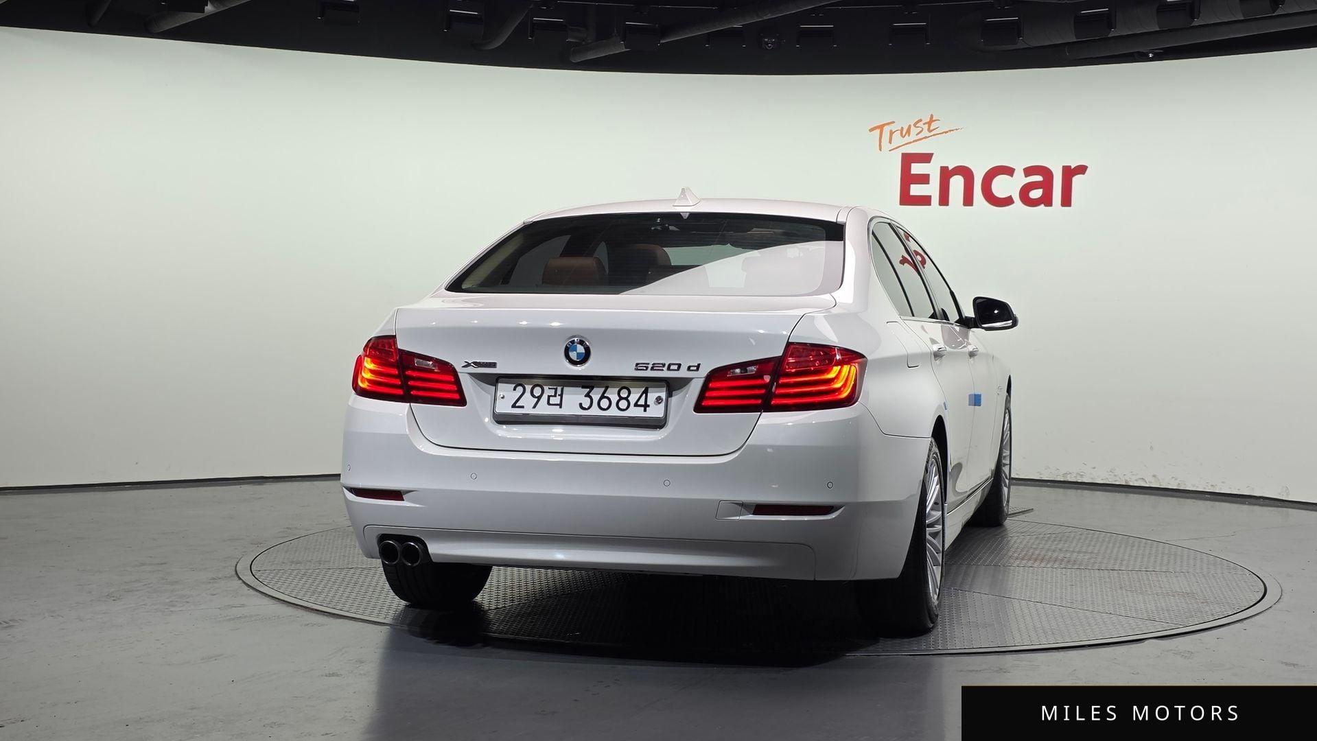BMW 5 Series (F10) 2015 — миниатюра 4