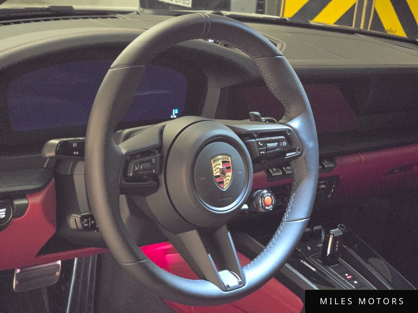 Porsche 911 (992) 2025 — миниатюра 7