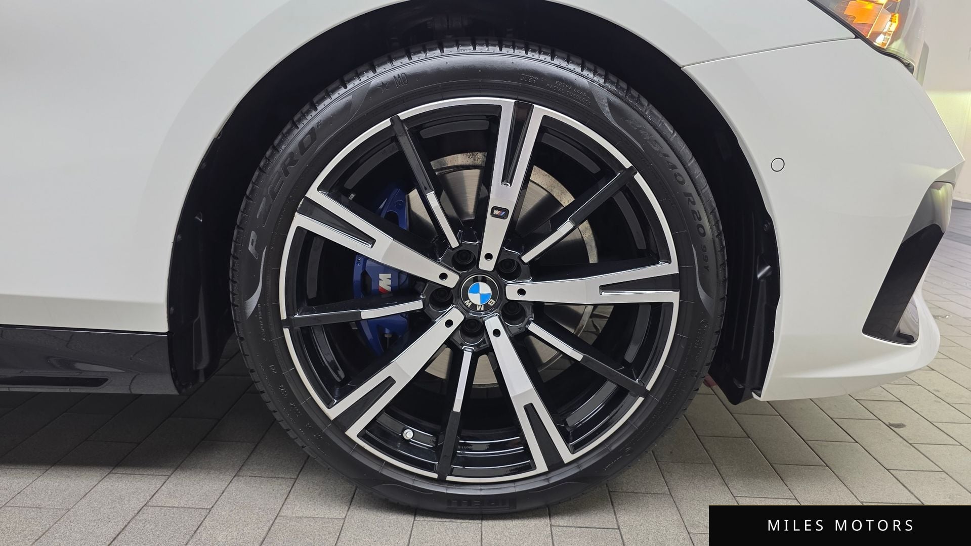 BMW 5 Series (G60) 2024 — миниатюра 7