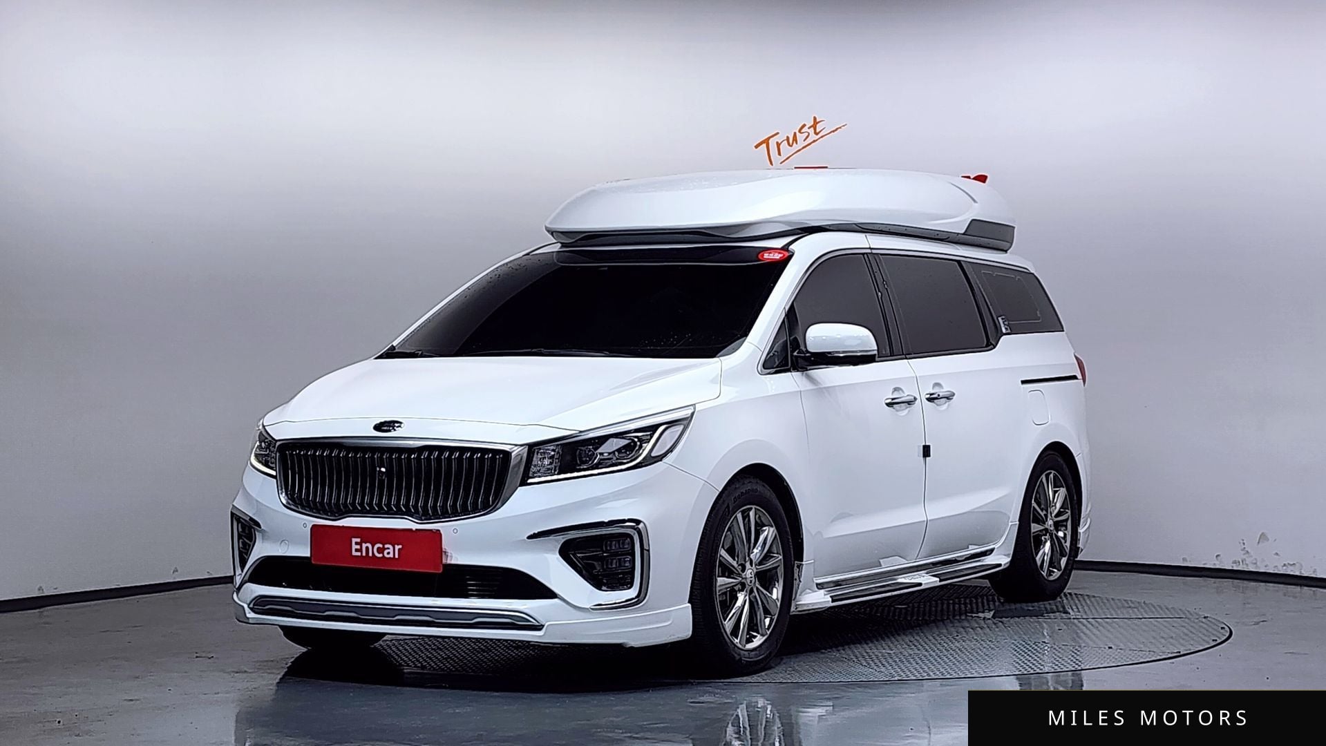 Kia Canival 2020 — фото 1 из 12