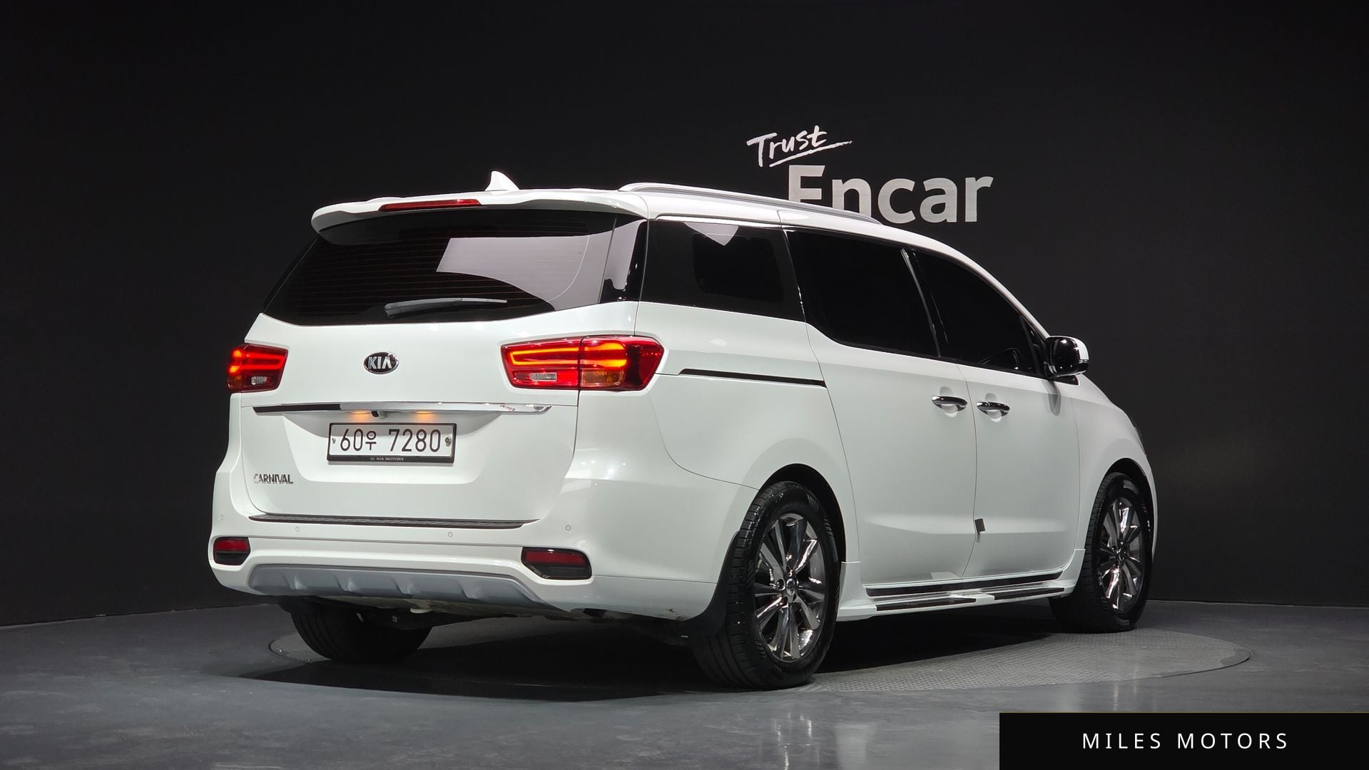 Kia Canival 2019 — миниатюра 2