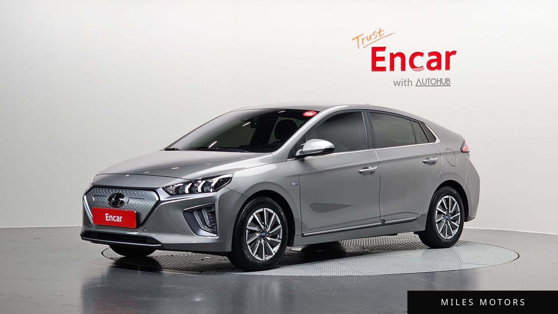 Hyundai Ioniq 2020 — фото 1 из 12