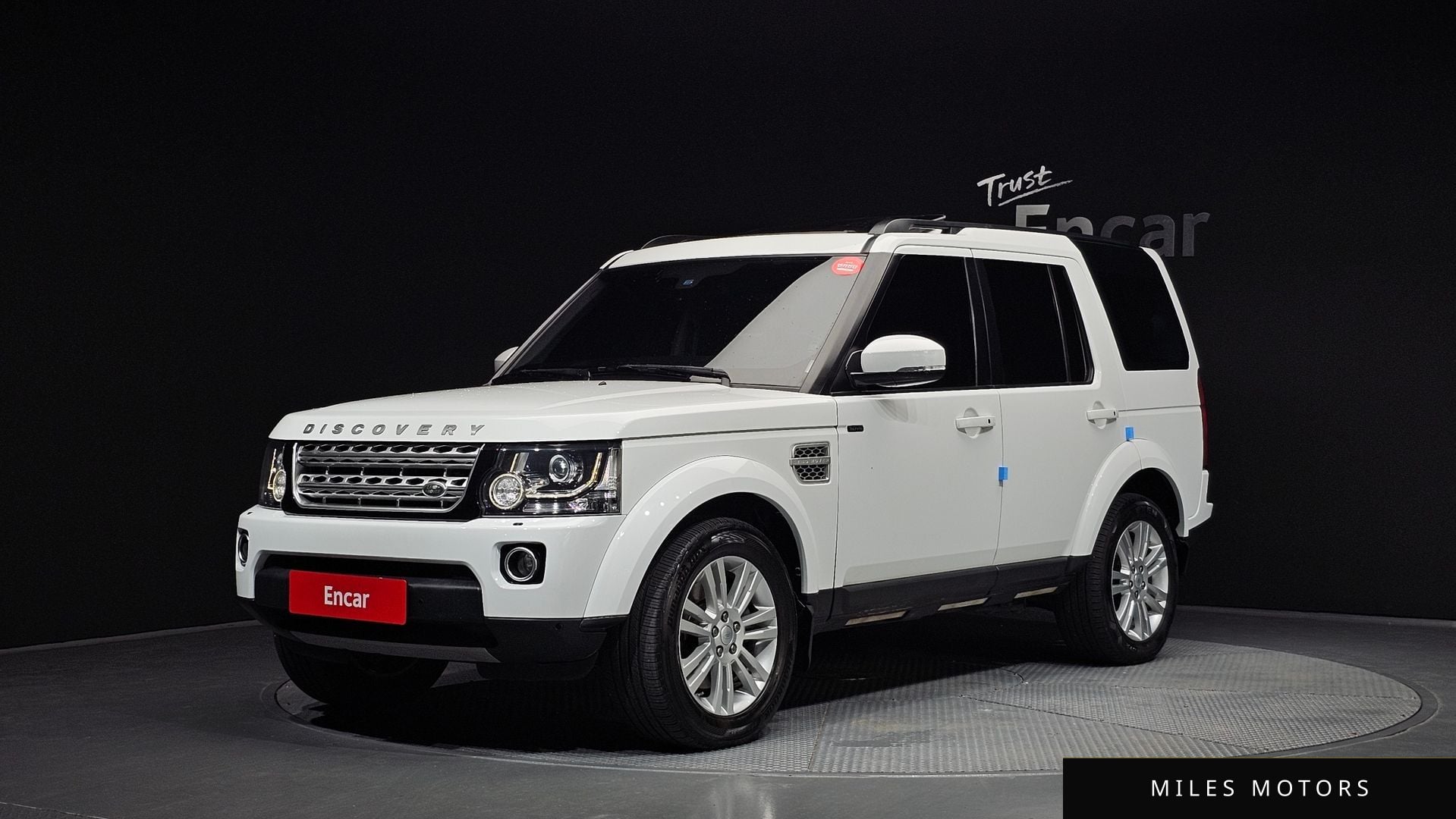 Land Rover Discovery 2016 — фото 1 из 12