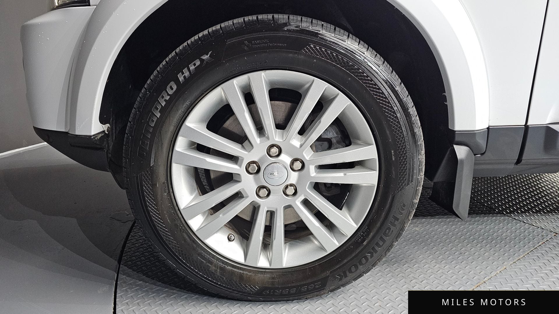 Land Rover Discovery 2016 — миниатюра 5